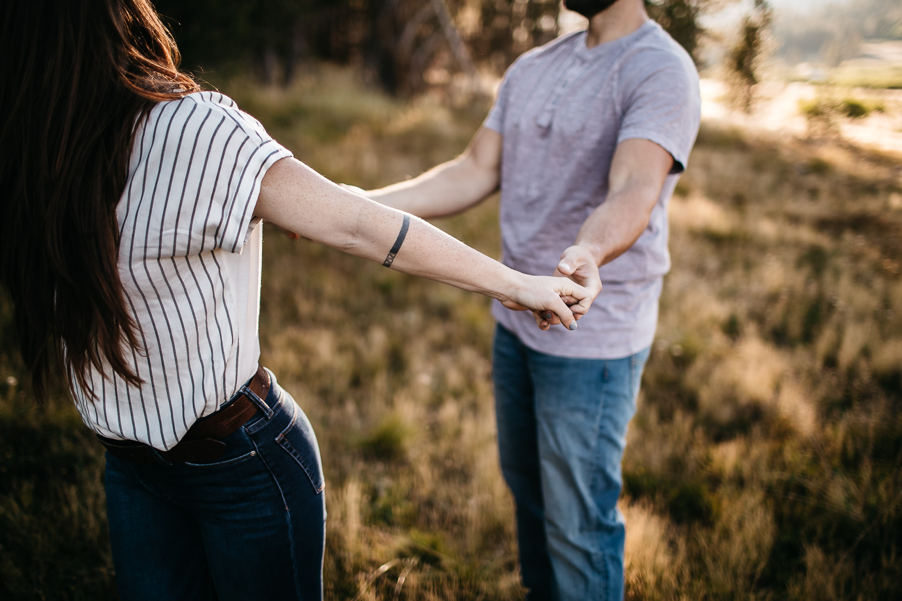 lake-tahoe-anniversary-couple-session-with-a-puppy-4