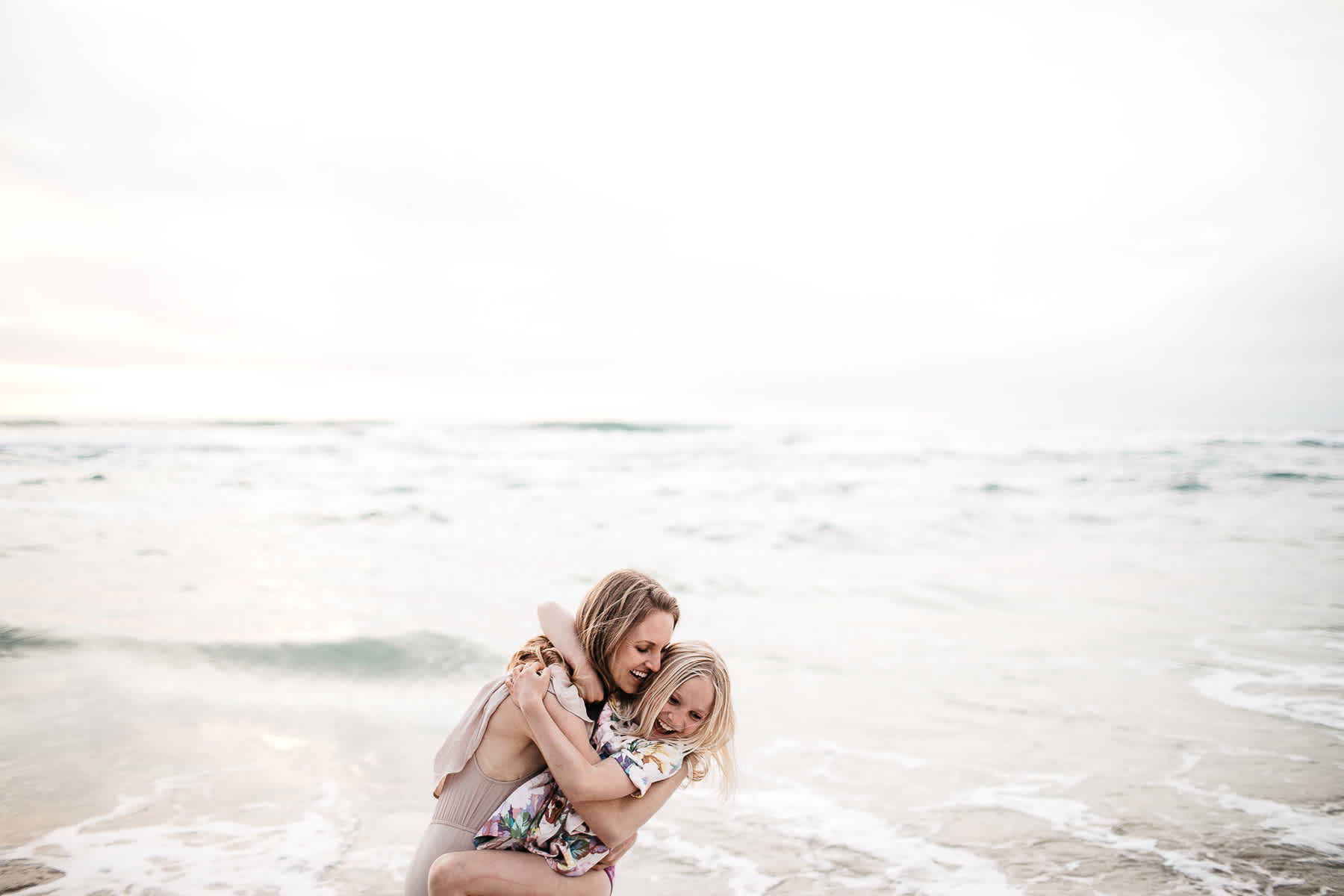 half-moon-bay-ca-sunset-family-lifestyle-session-golden-light-29