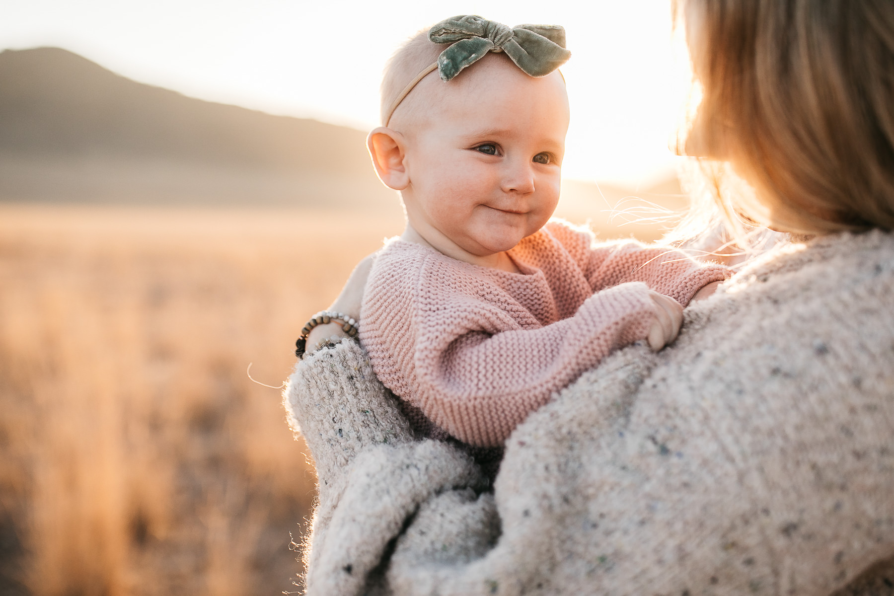golden-hills-sunset-lifestyle-session-family-with-goldendoodle-22