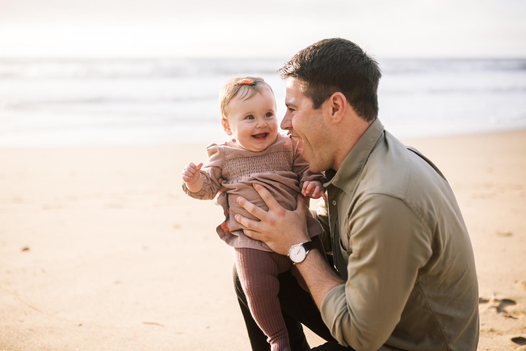 Half-moon-bay-golden-light-fall-beach-family-session-8