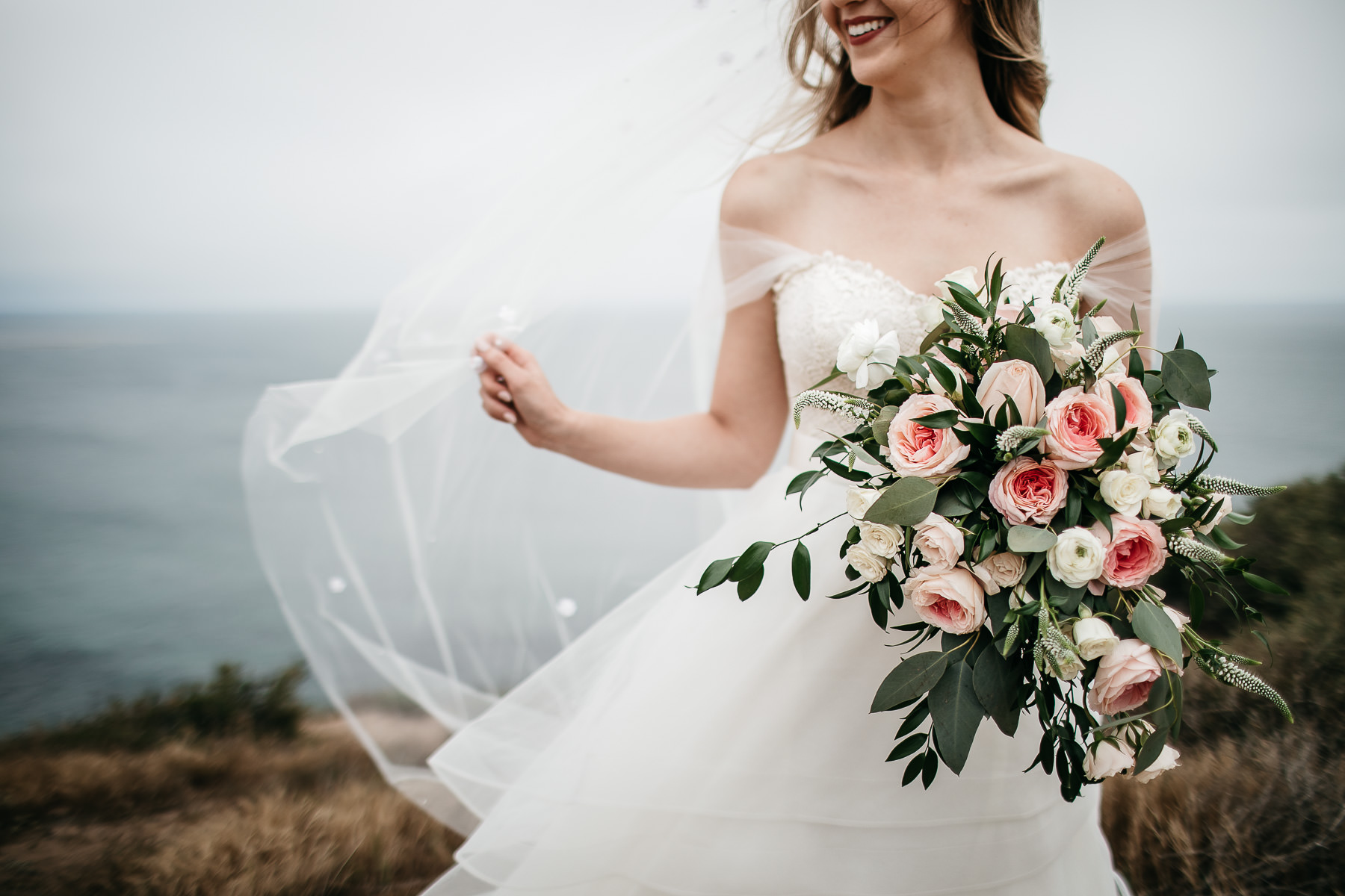 malibu-gloomy-summer-romantic-wedding-18