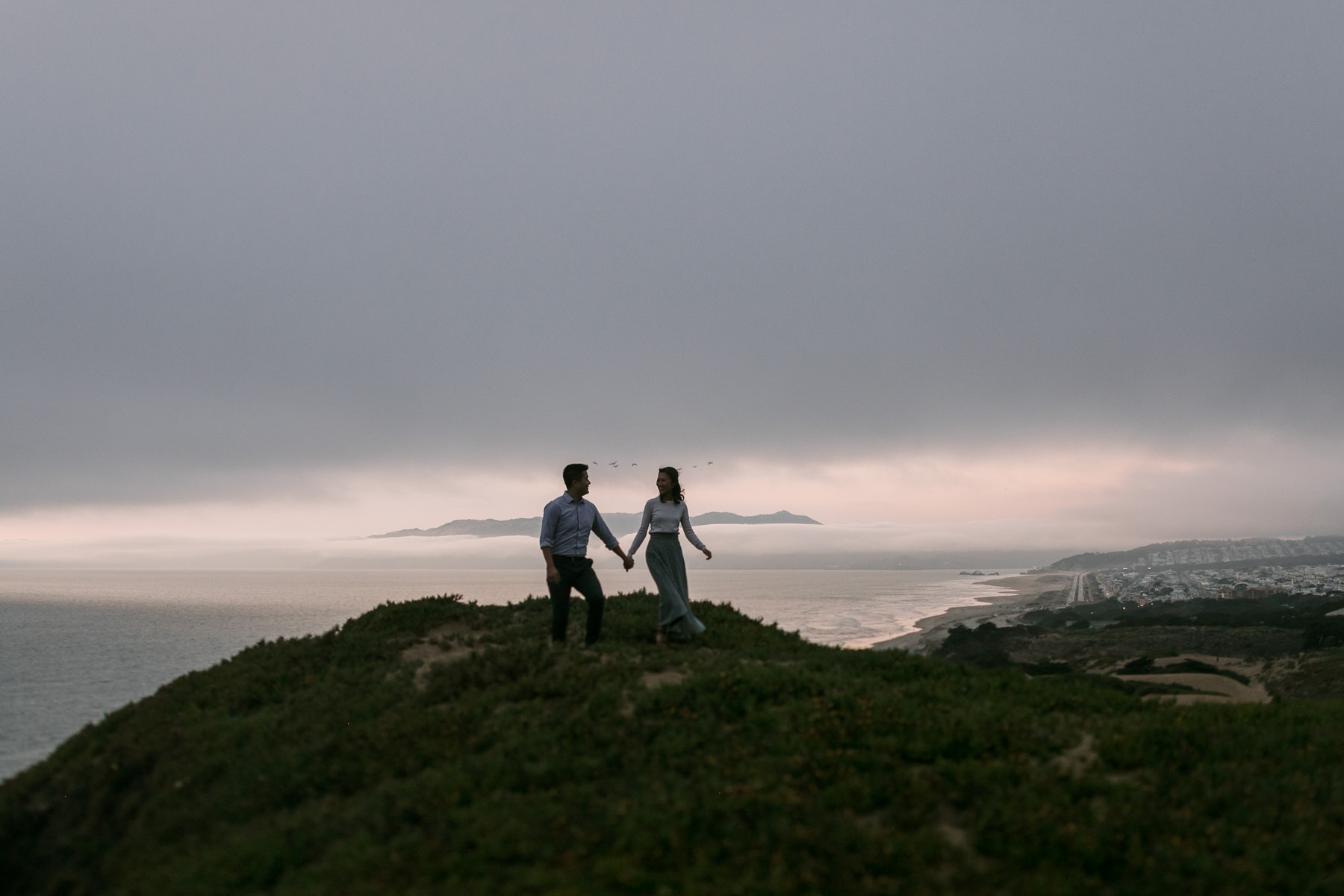 fort-funston-gloomy-fall-engagement-session-24