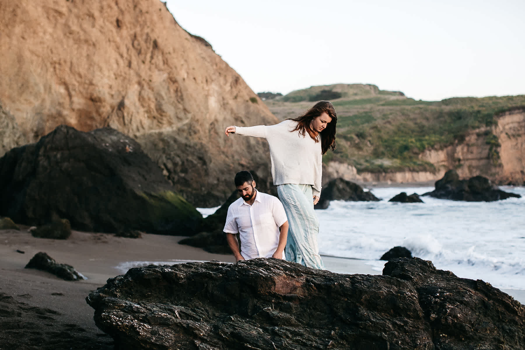 marin-headlands-rodeo-beach-lifestyle-laughter-engagement-session-66