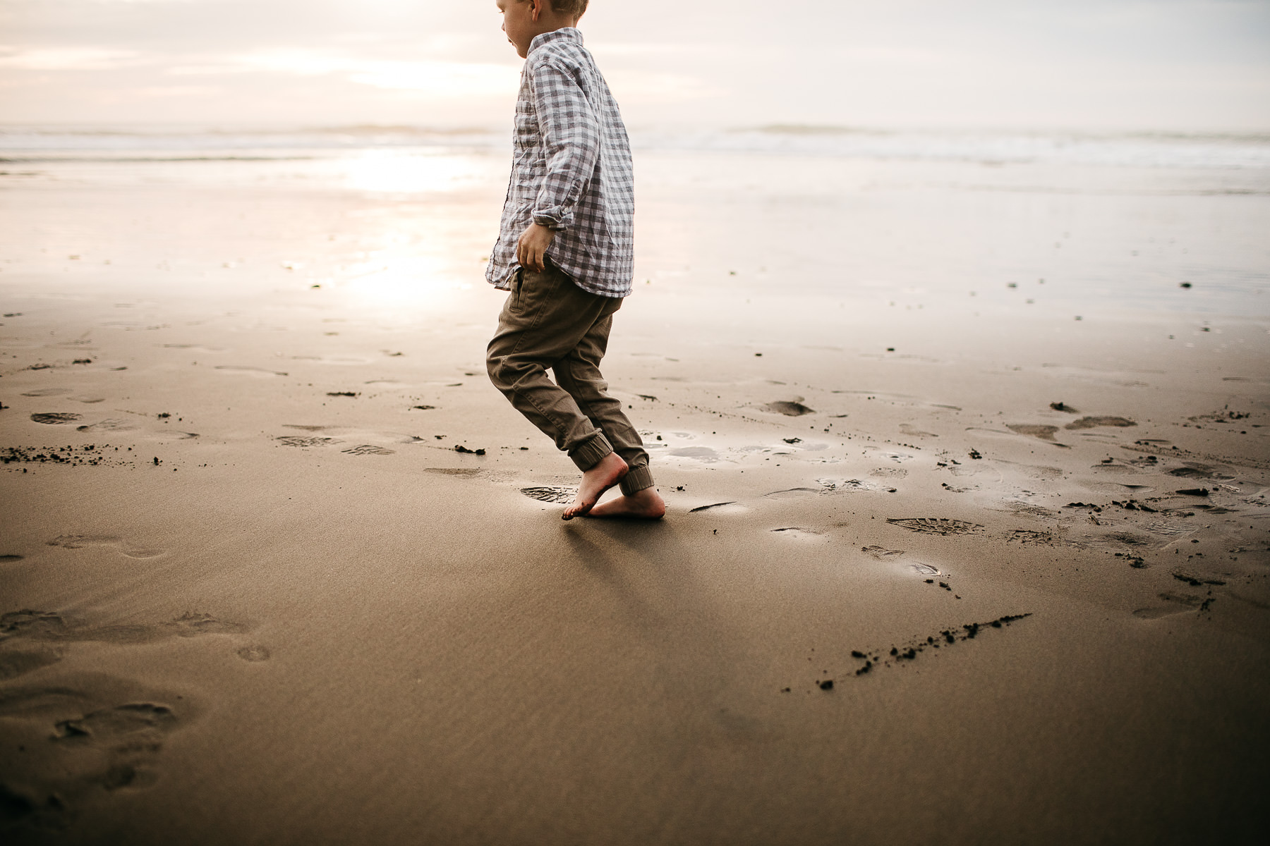 cloudy-fort-funston-winter-lifestyle-family-session-22