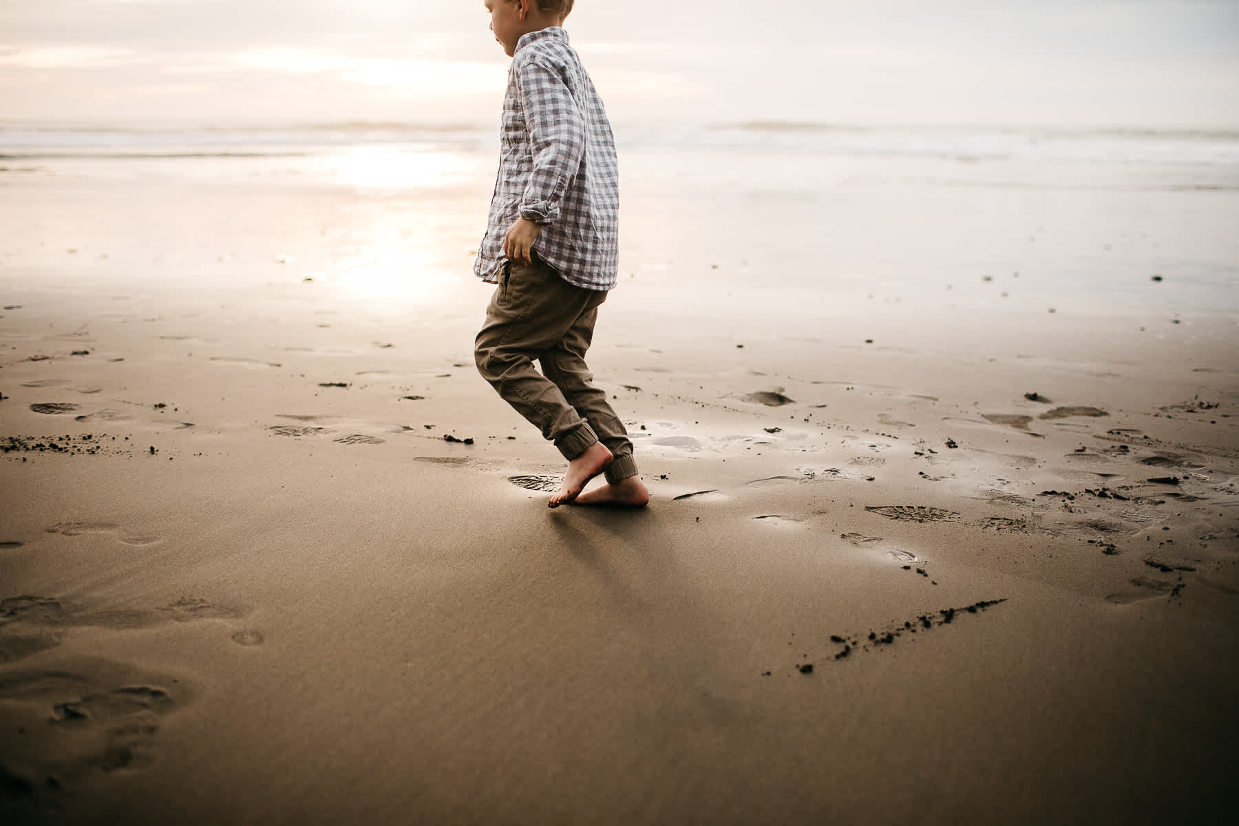 cloudy-fort-funston-winter-lifestyle-family-session-22