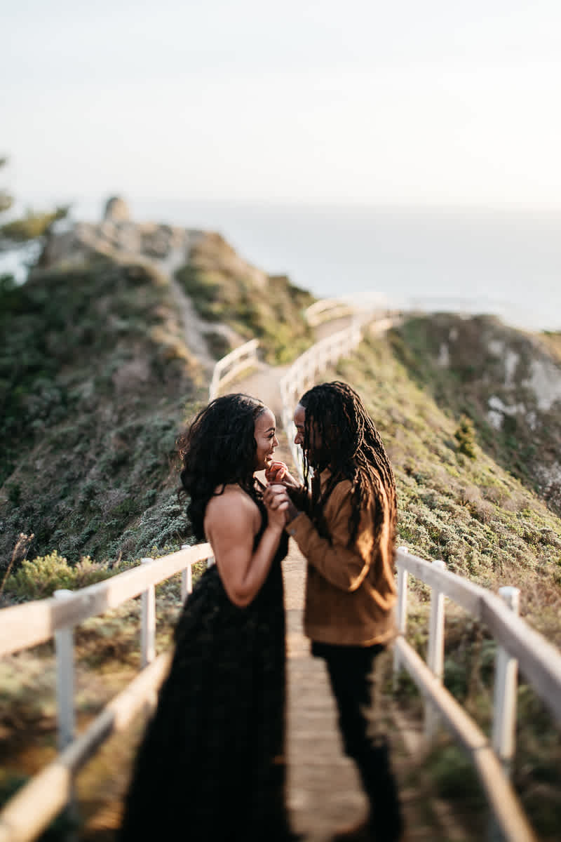 muir-beach-ca-spring-lifestyle-engagement-session-21