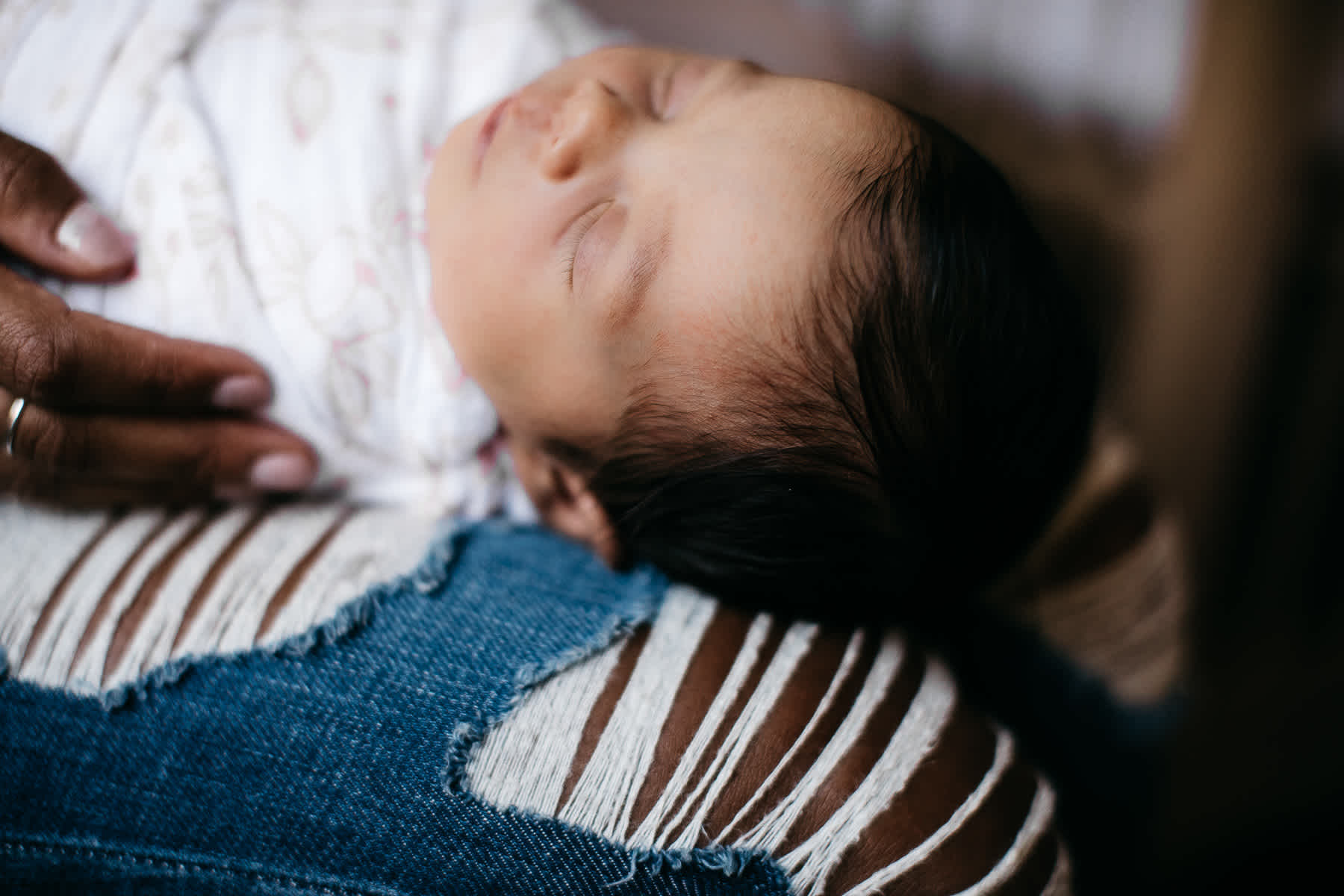 san-francisco-in-home-lifestyle-newborn-session-10