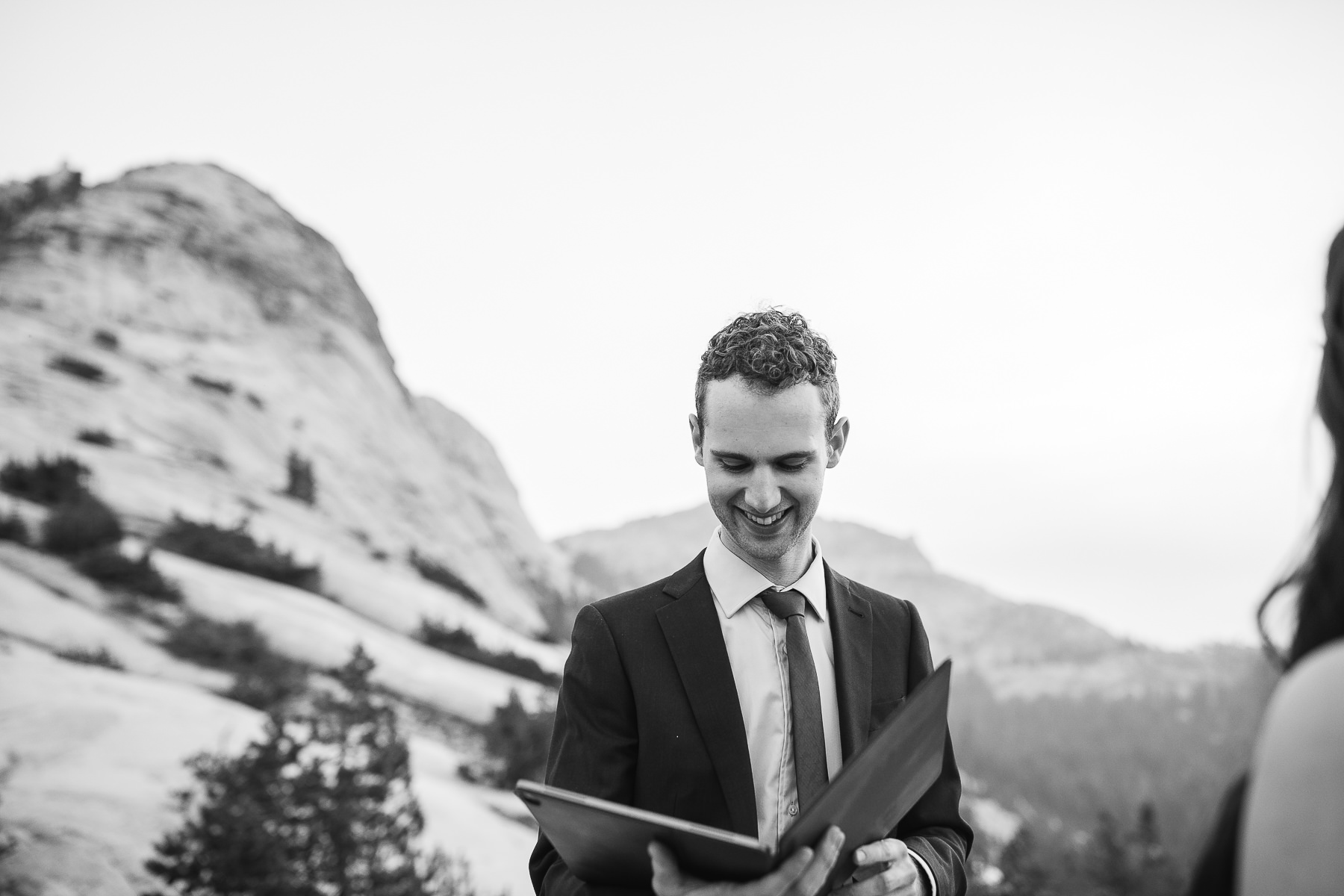 yosemite-cathedral-lake-hiking-sunset-elopement-67