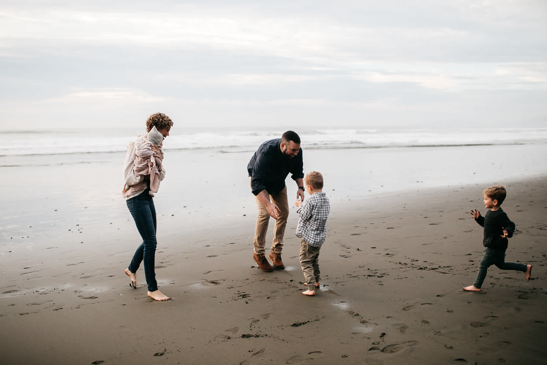 cloudy-fort-funston-winter-lifestyle-family-session-19