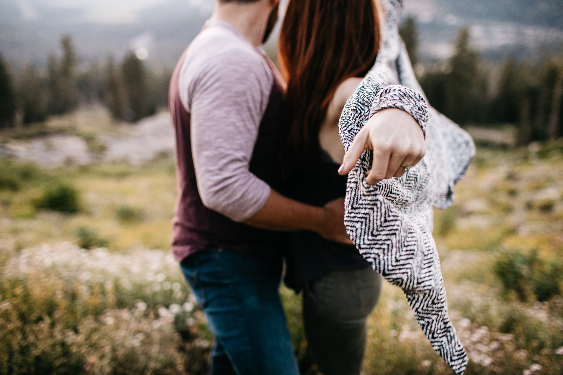 lake-tahoe-forest-donner-sunset-couple-session-28