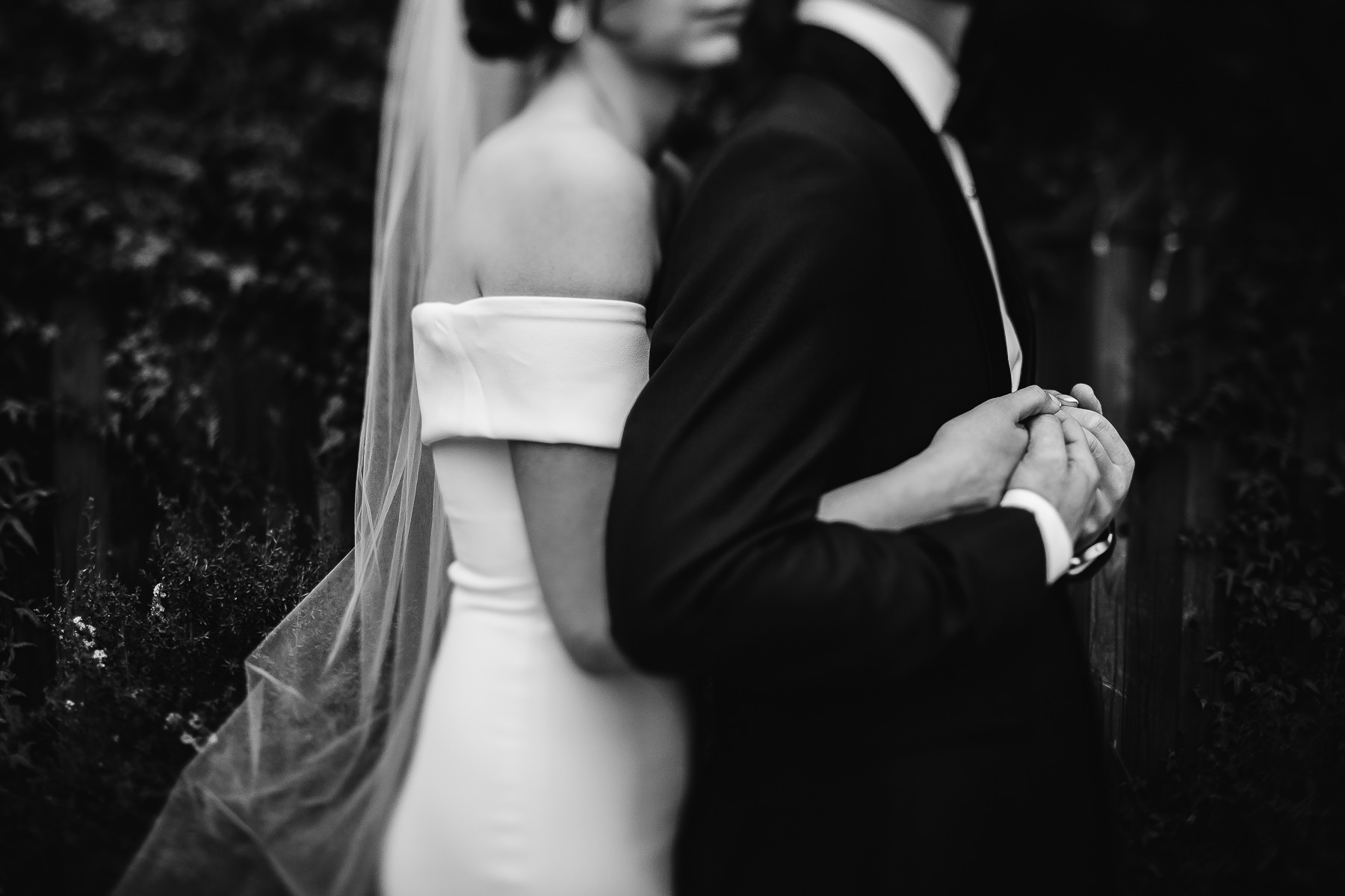 bodega-bay-secret-garden-gloomy-fall-wedding-110