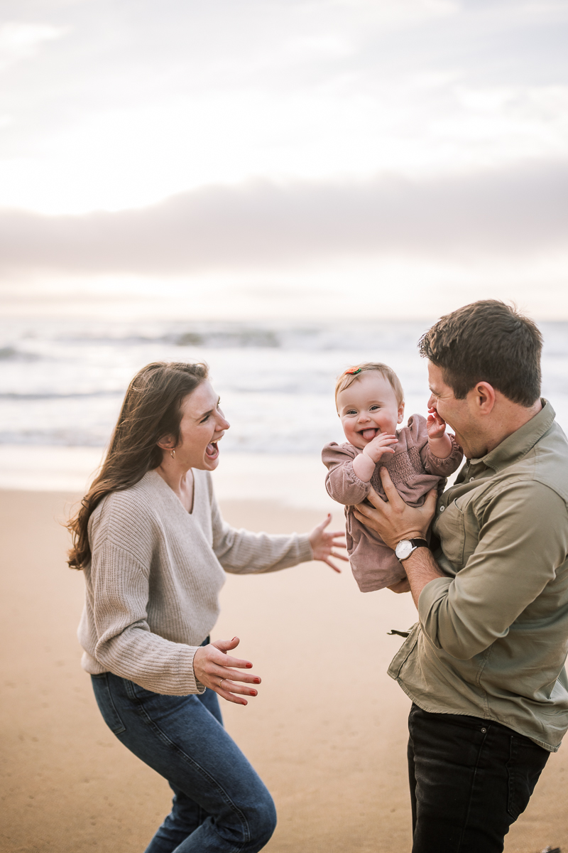 Half-moon-bay-golden-light-fall-beach-family-session-22