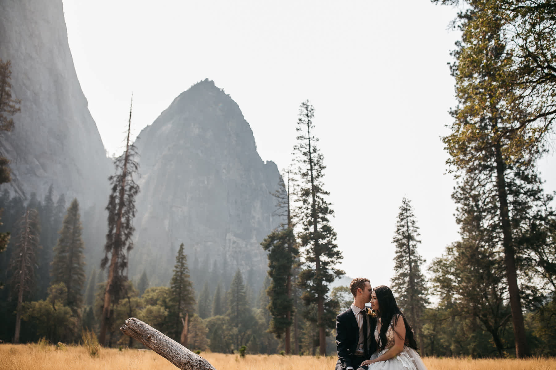 yosemite-cathedral-lake-hiking-sunset-elopement-33