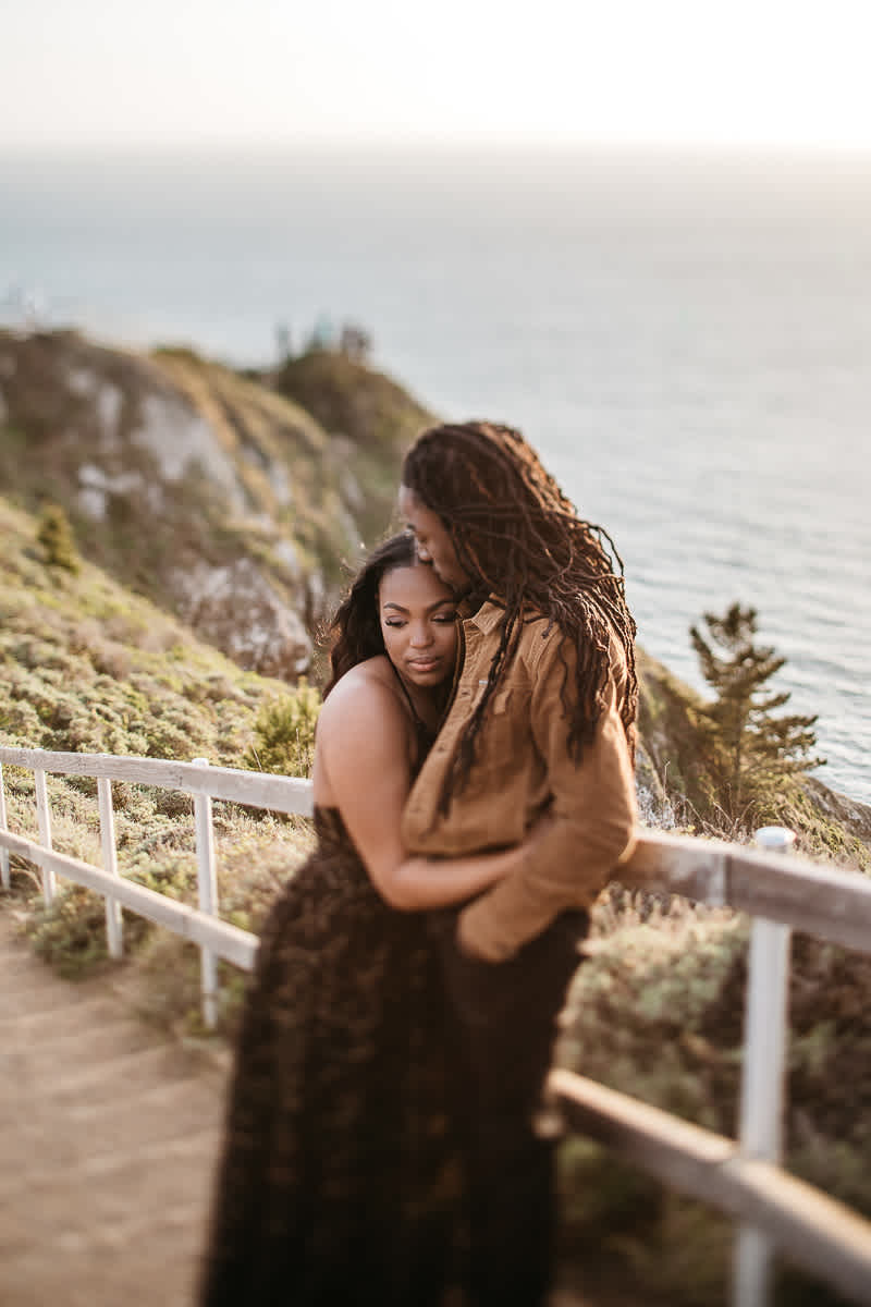 muir-beach-ca-spring-lifestyle-engagement-session-25