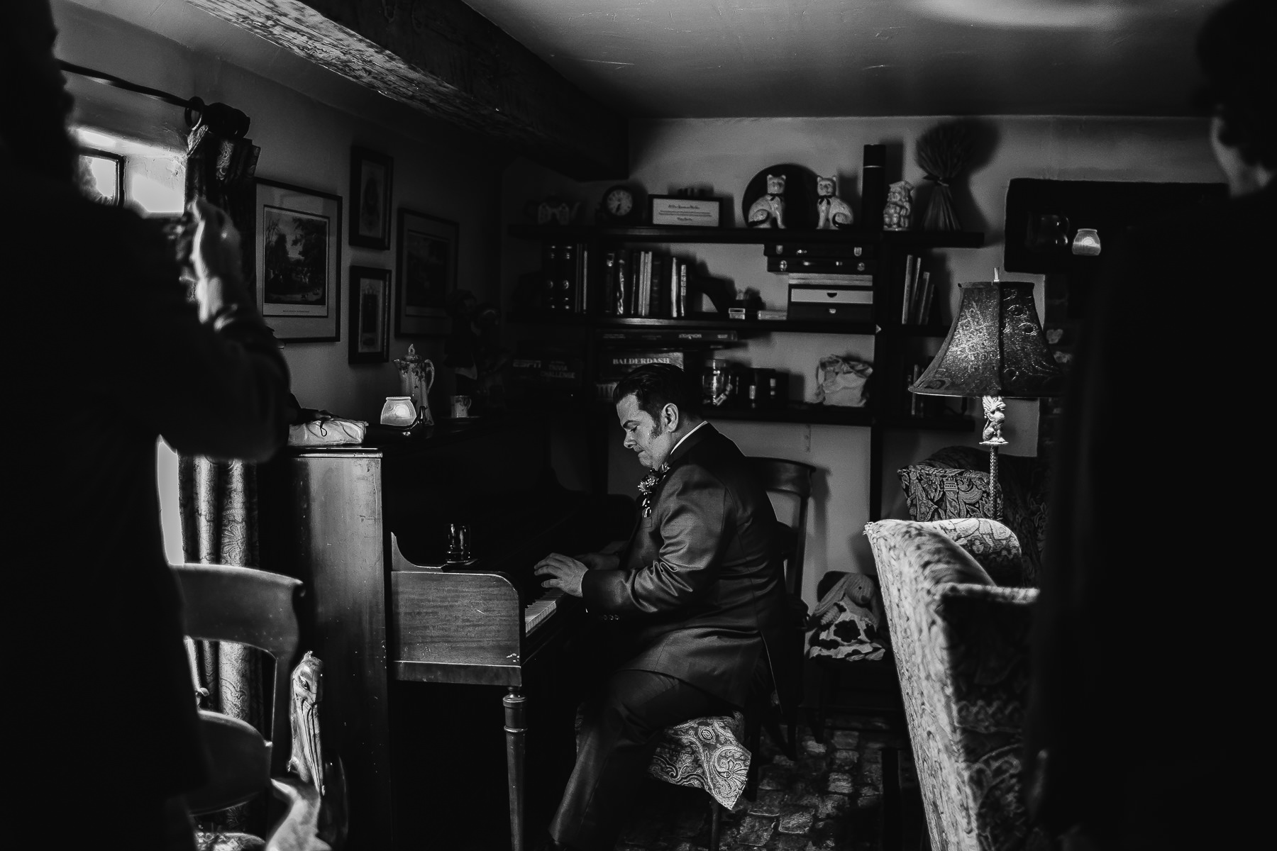 muir-beach-pelican-inn-foggy-wedding-22