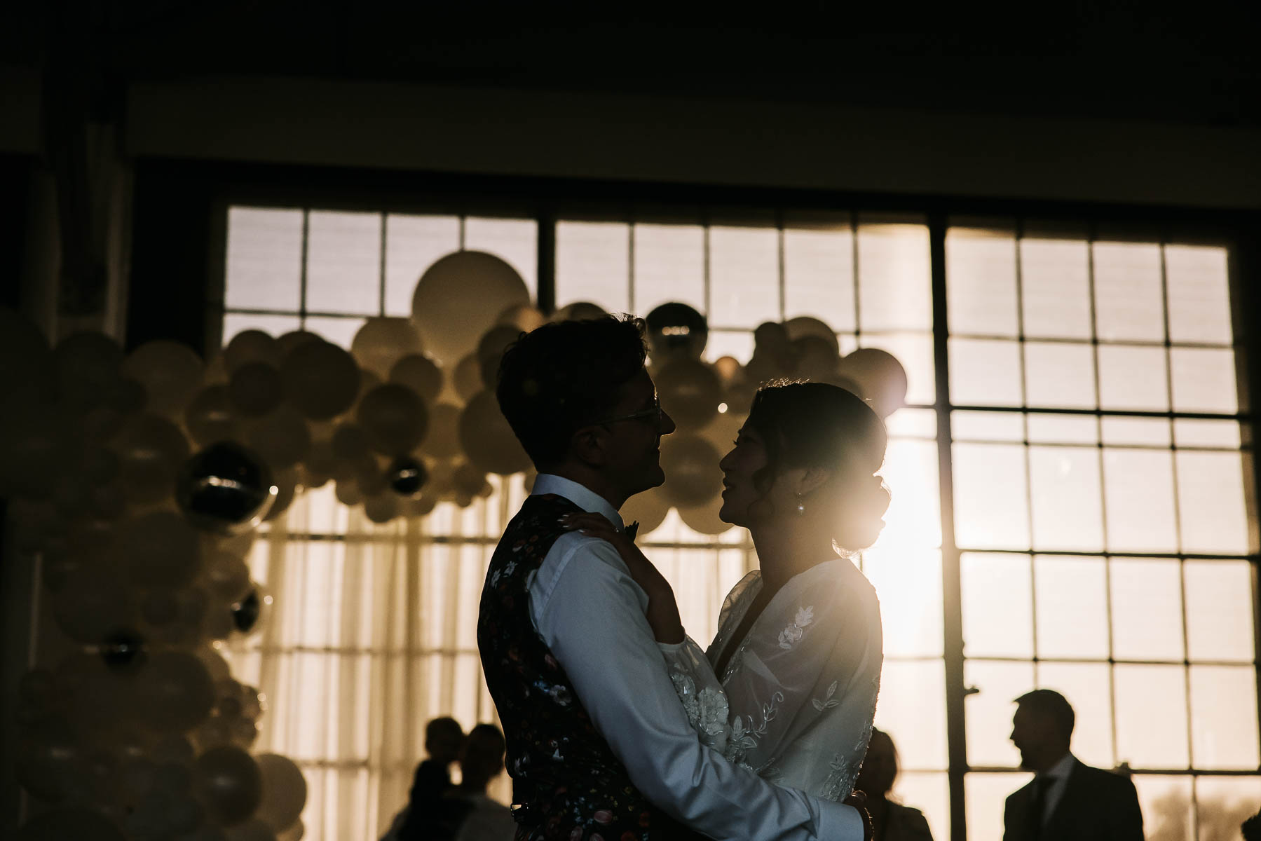 San-Francisco-Gallery-308-disco-balls-graphic-designer-wedding-134