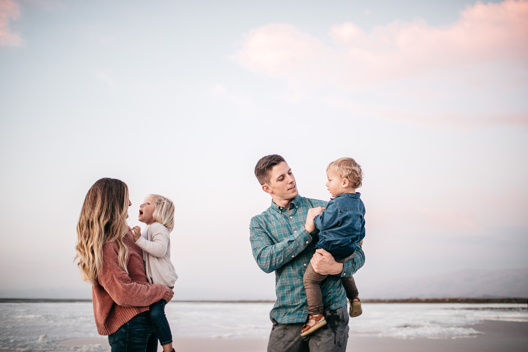 san-jose-ca-salt-flats-sunset-family-lifestyle-session-35
