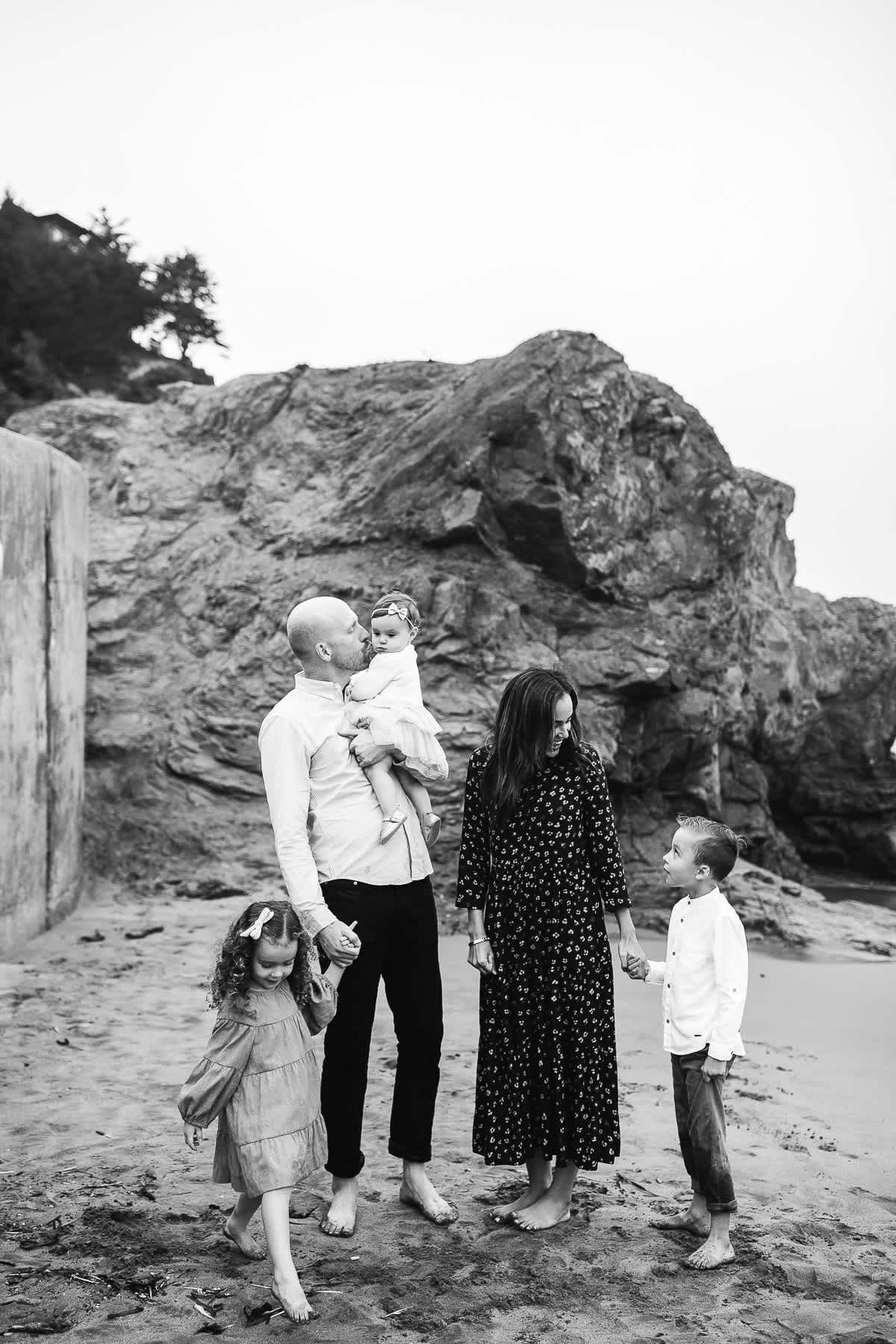 summer-foggy-china-beach-lifestyle-family-session-10