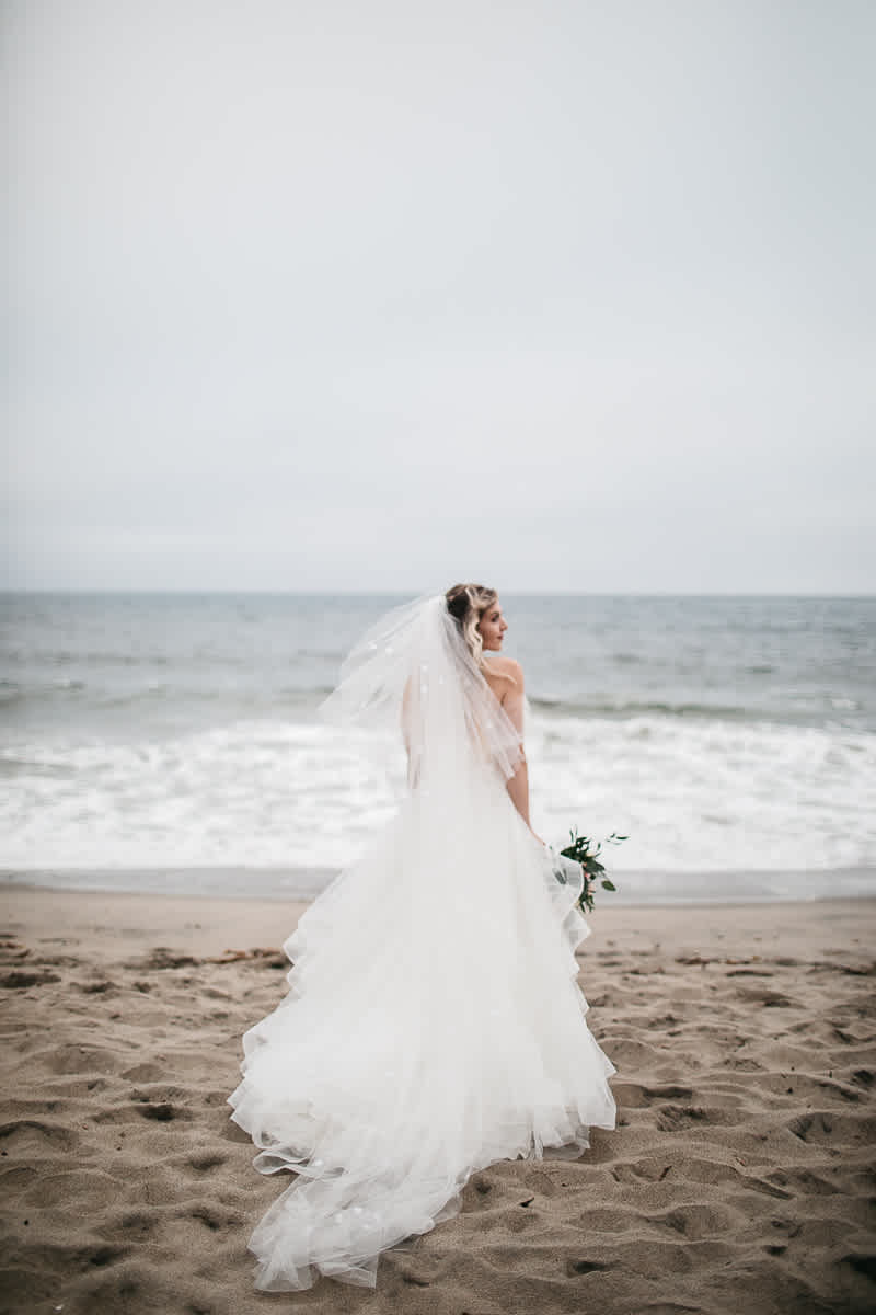 malibu-gloomy-summer-romantic-wedding-71