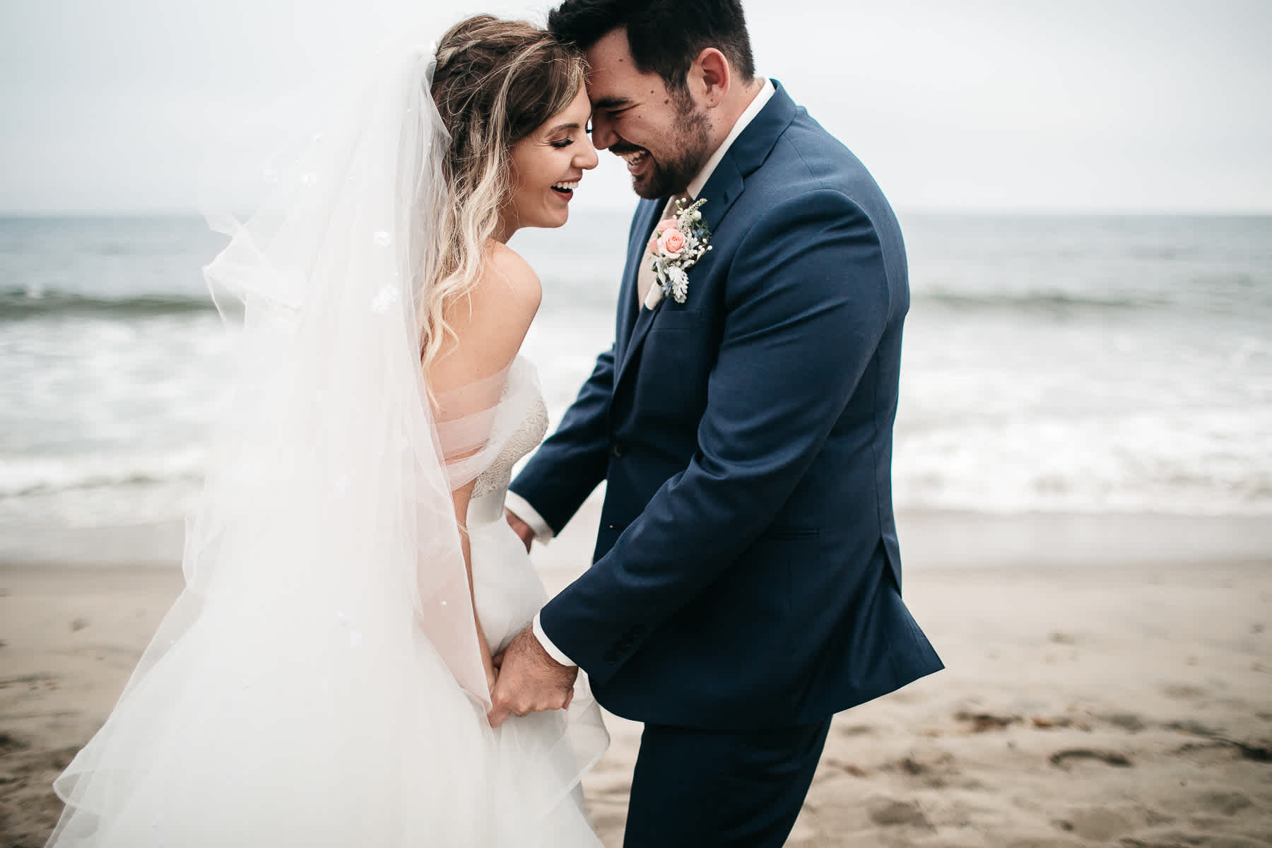 malibu-gloomy-summer-romantic-wedding-76