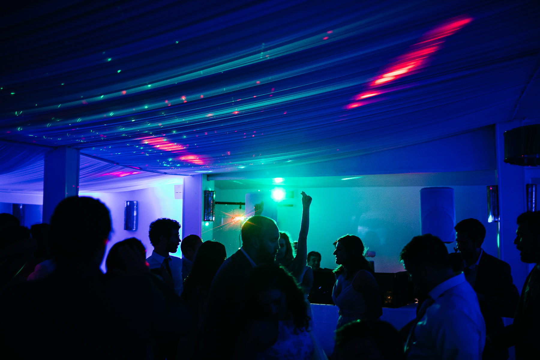 malibu-gloomy-summer-romantic-wedding-107