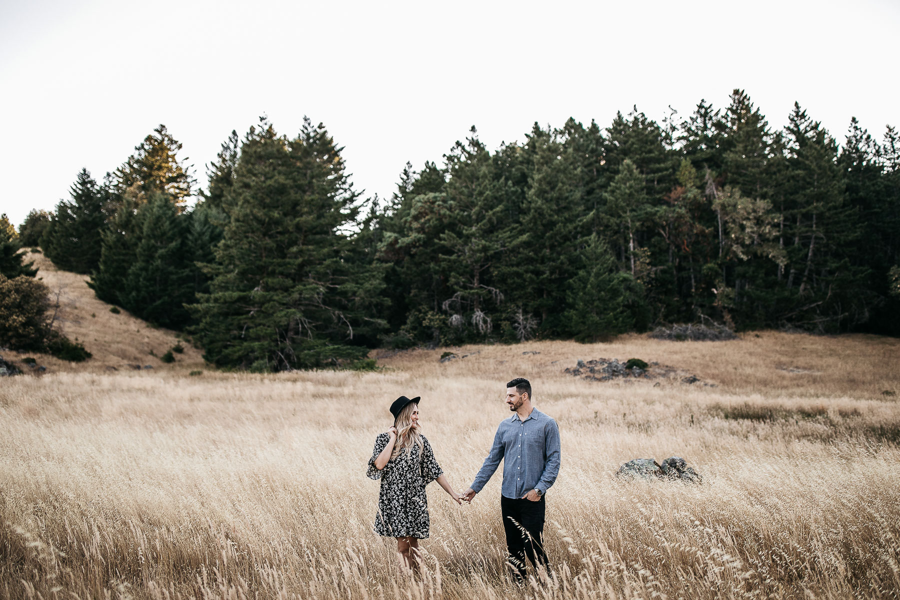 mt-tam-golden-hills-sunset-engagement-session-17