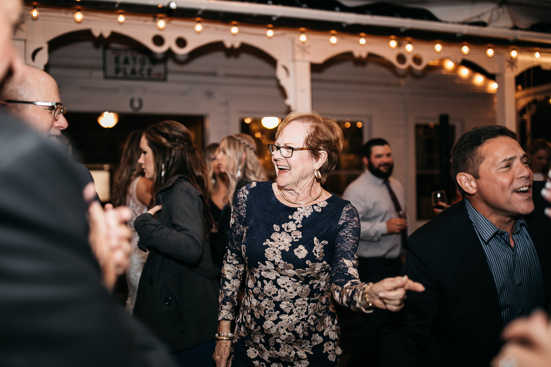 twenty-mile-house-fall-rainy-wedding-109