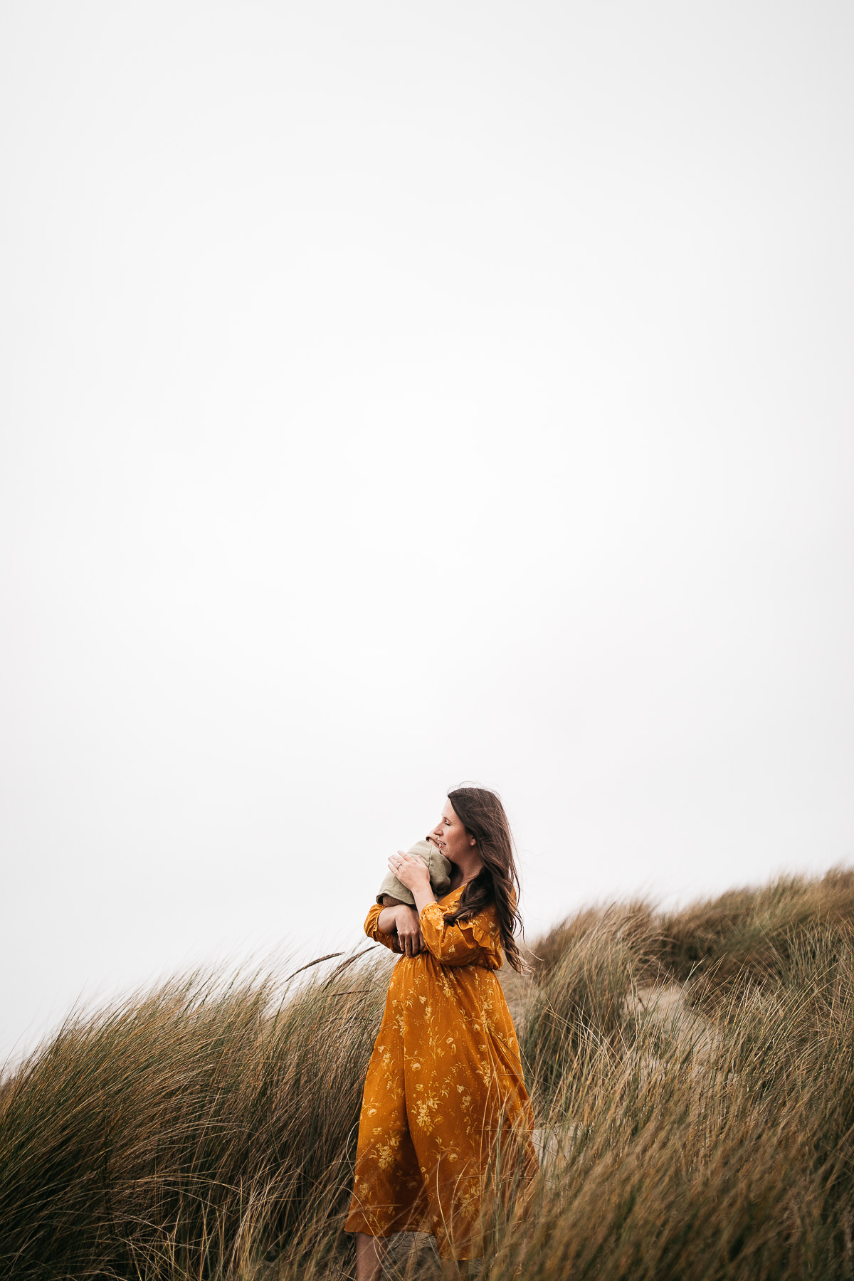 gloomy-ocean-beach-sf-newborn-lifestyle-session-6