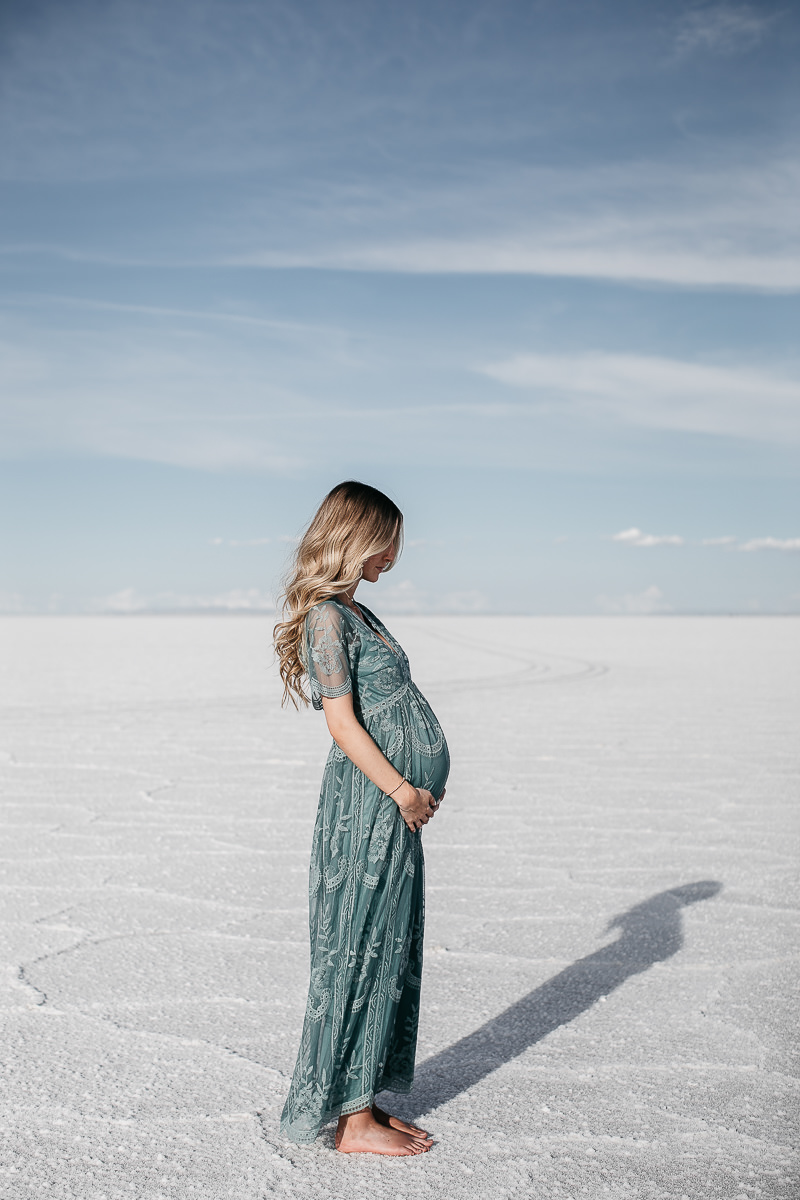 salt-lake-city-utah-salt-flats-lifestyle-maternity-session-15