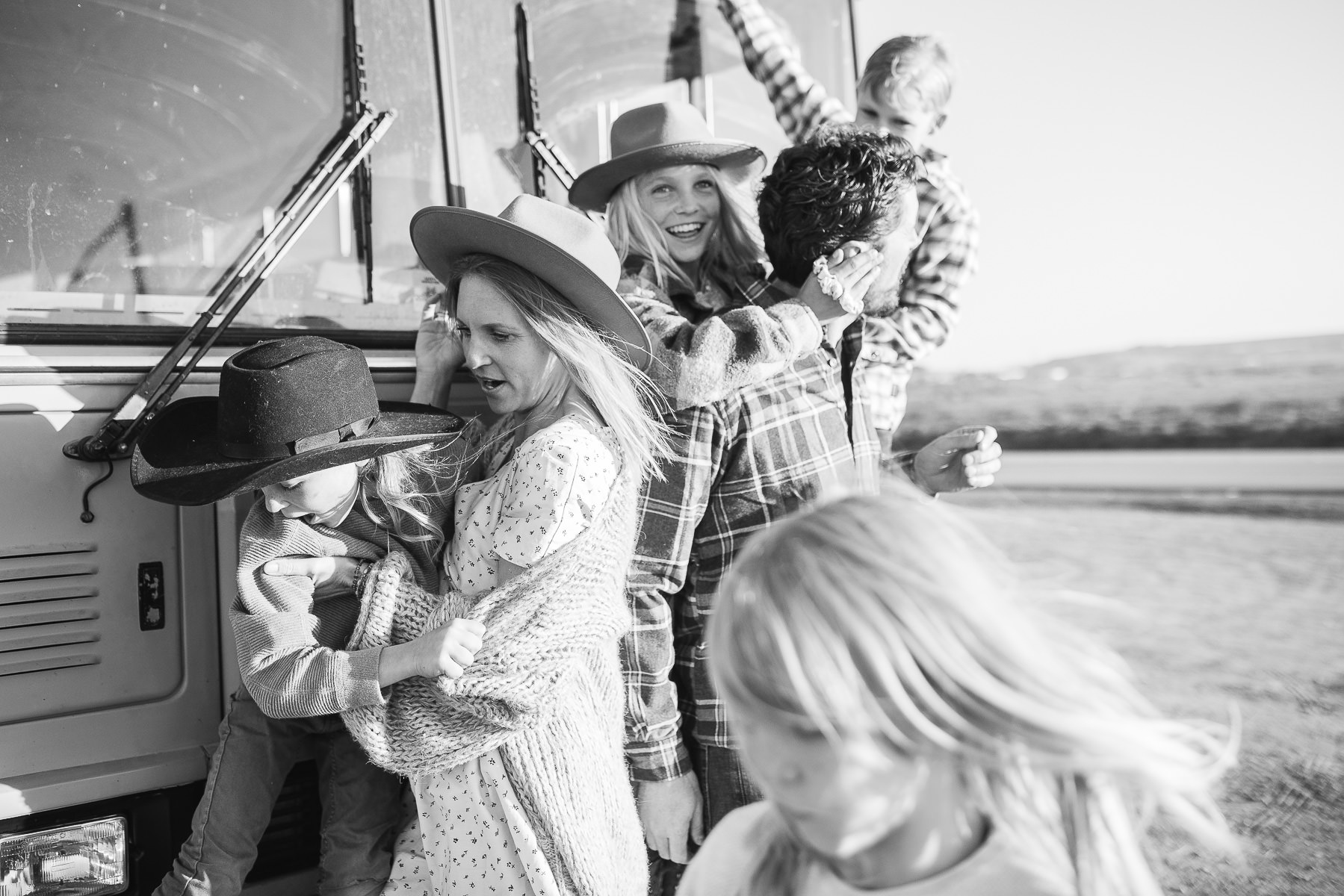 pescadero-beach-school-bus-lifestyle-sunset-family-session-19