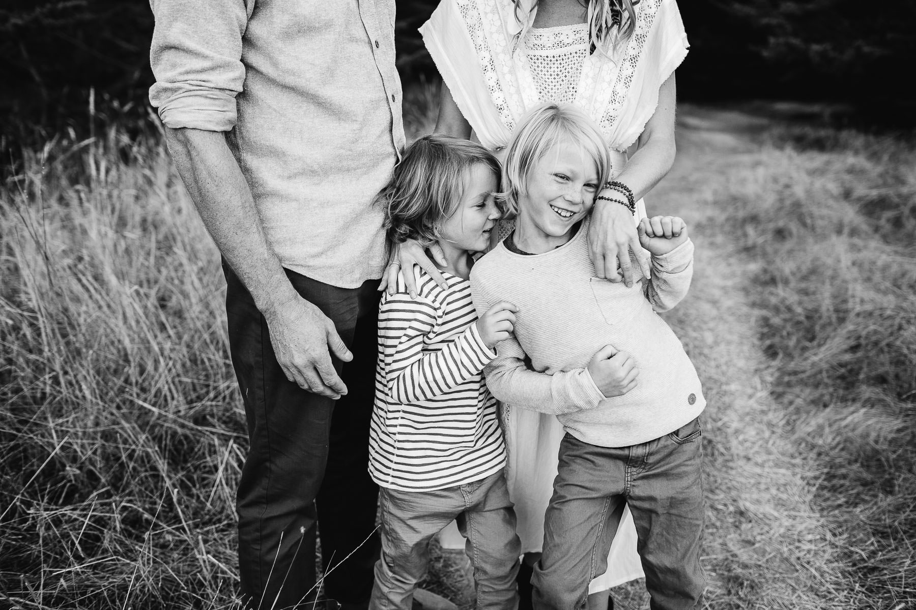 half-moon-bay-golden-cliffside-family-session-20