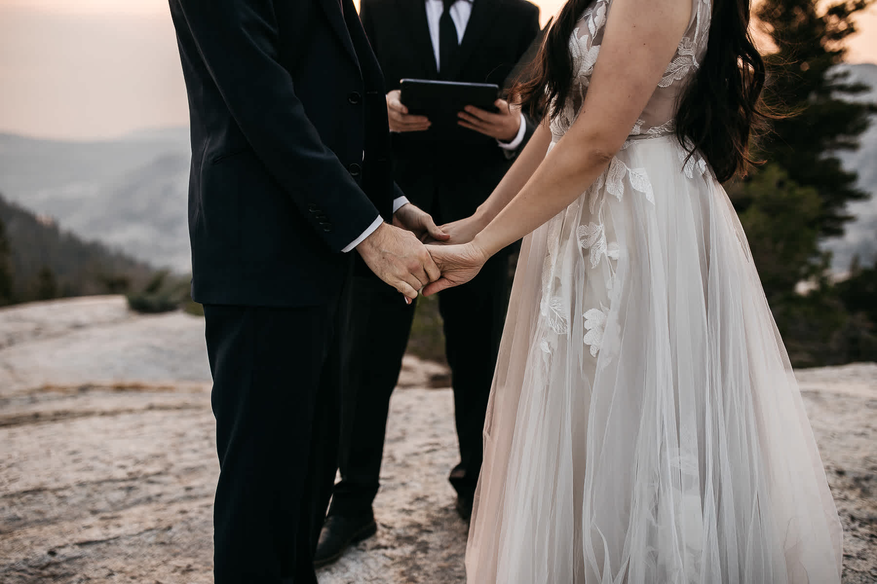 yosemite-cathedral-lake-hiking-sunset-elopement-63