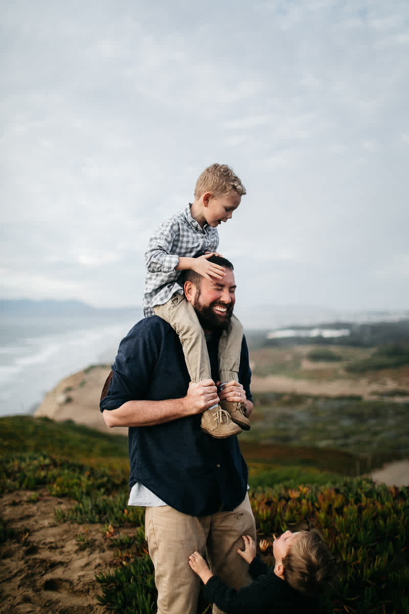 cloudy-fort-funston-winter-lifestyle-family-session-6