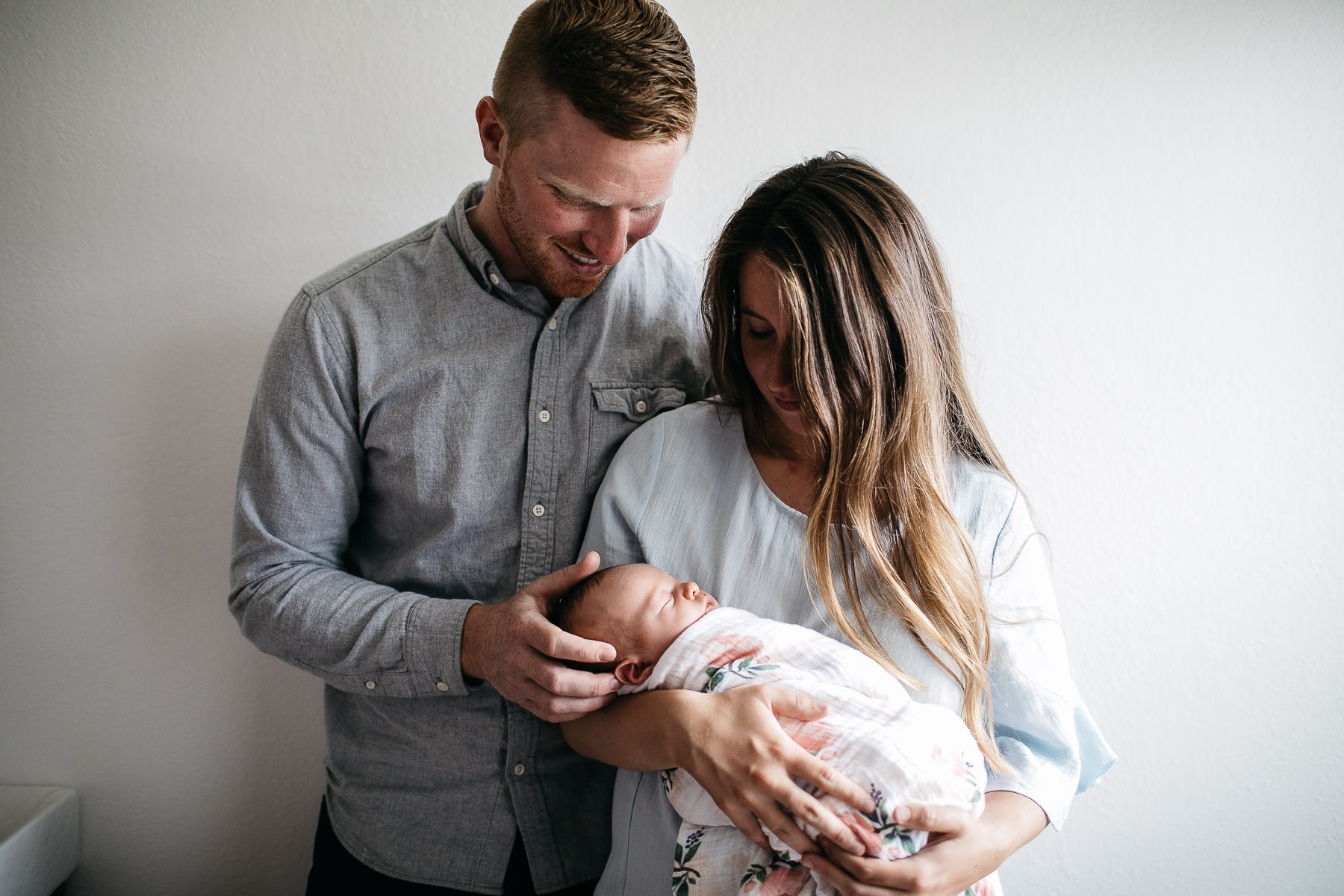 san-francisco-lifestyle-in-home-newborn-with-dog-58