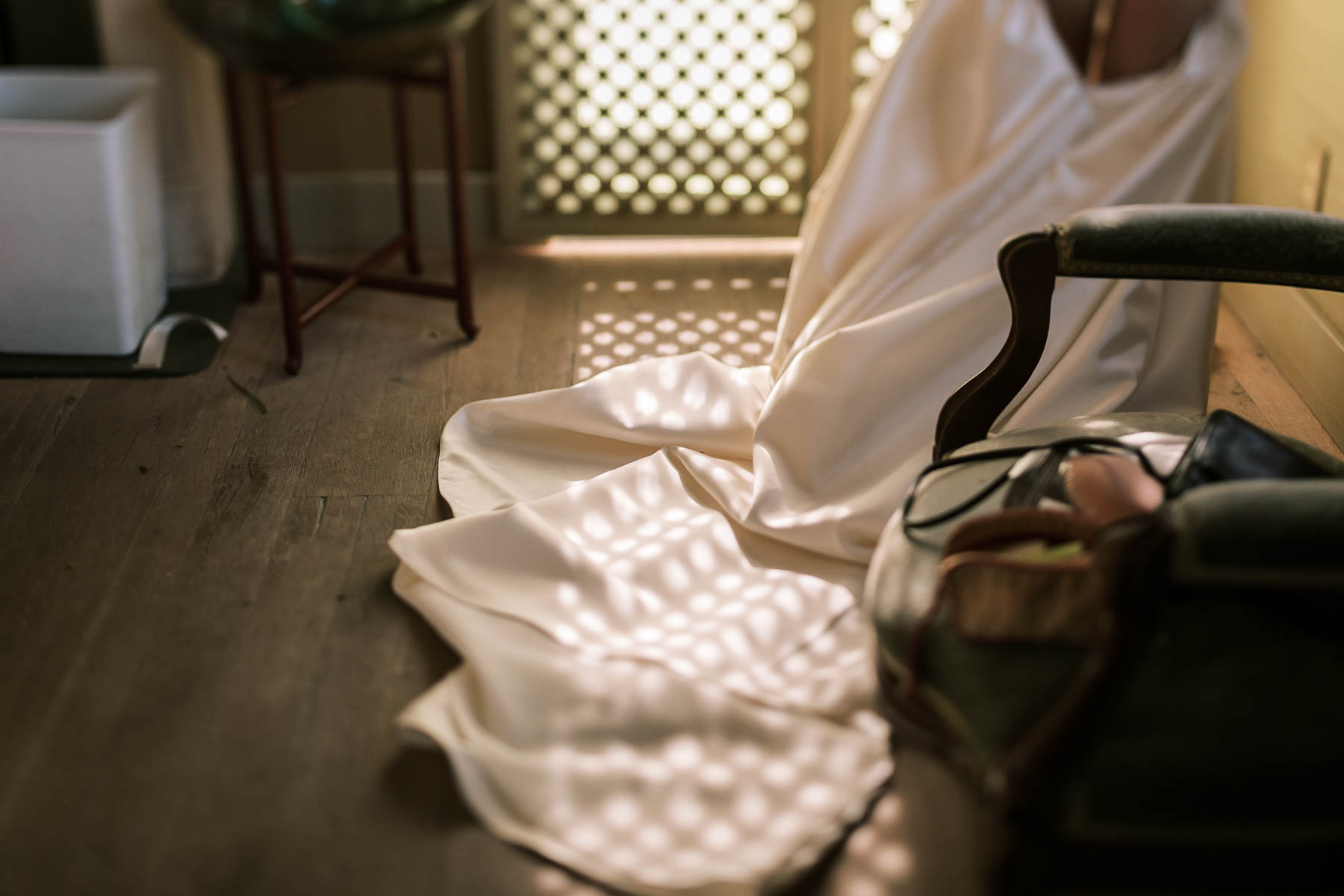 Willow-Camp-Stinson-Beach-Community-Center-Sunny-Winter-Wedding-14