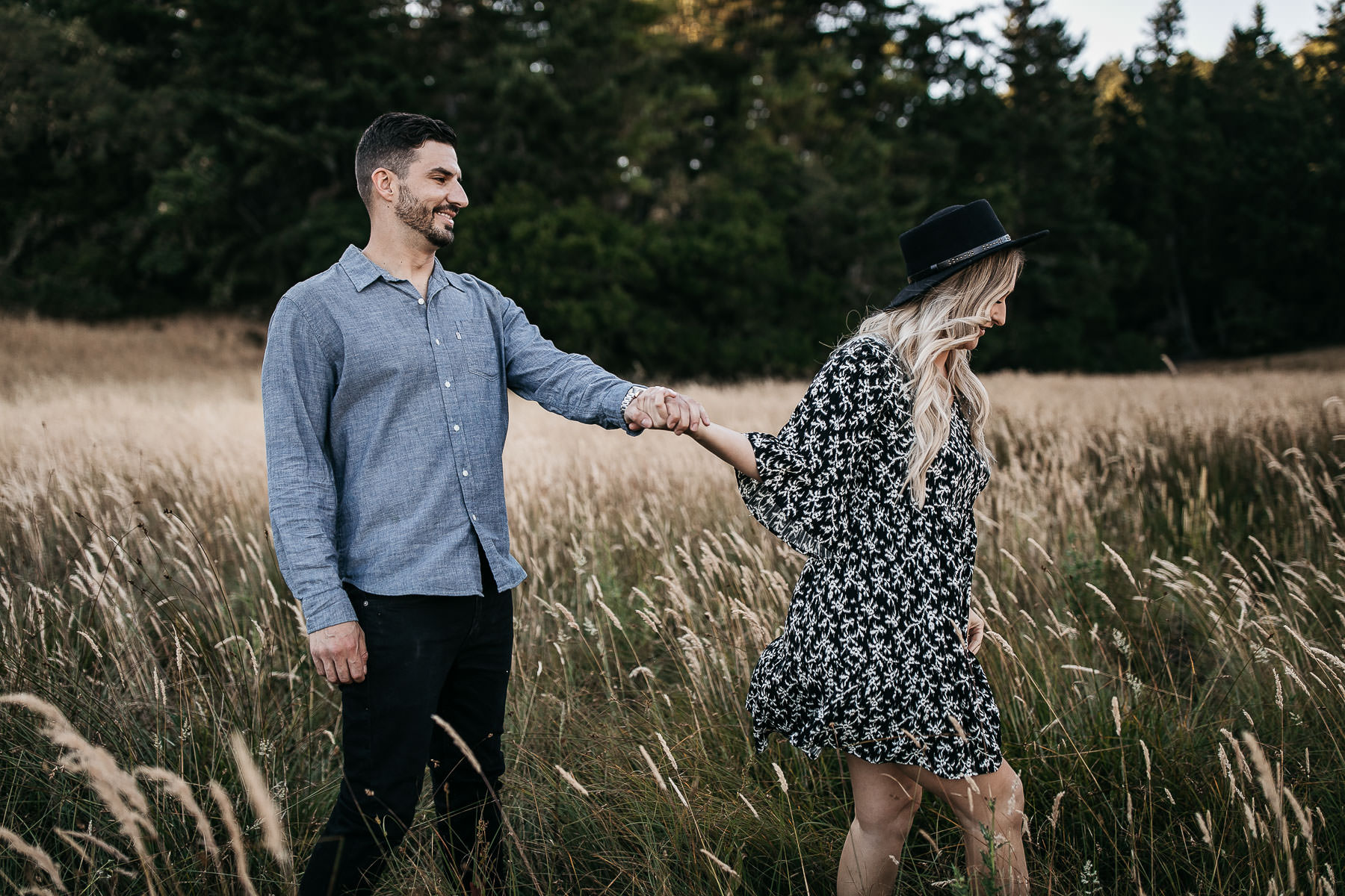 mt-tam-golden-hills-sunset-engagement-session-11