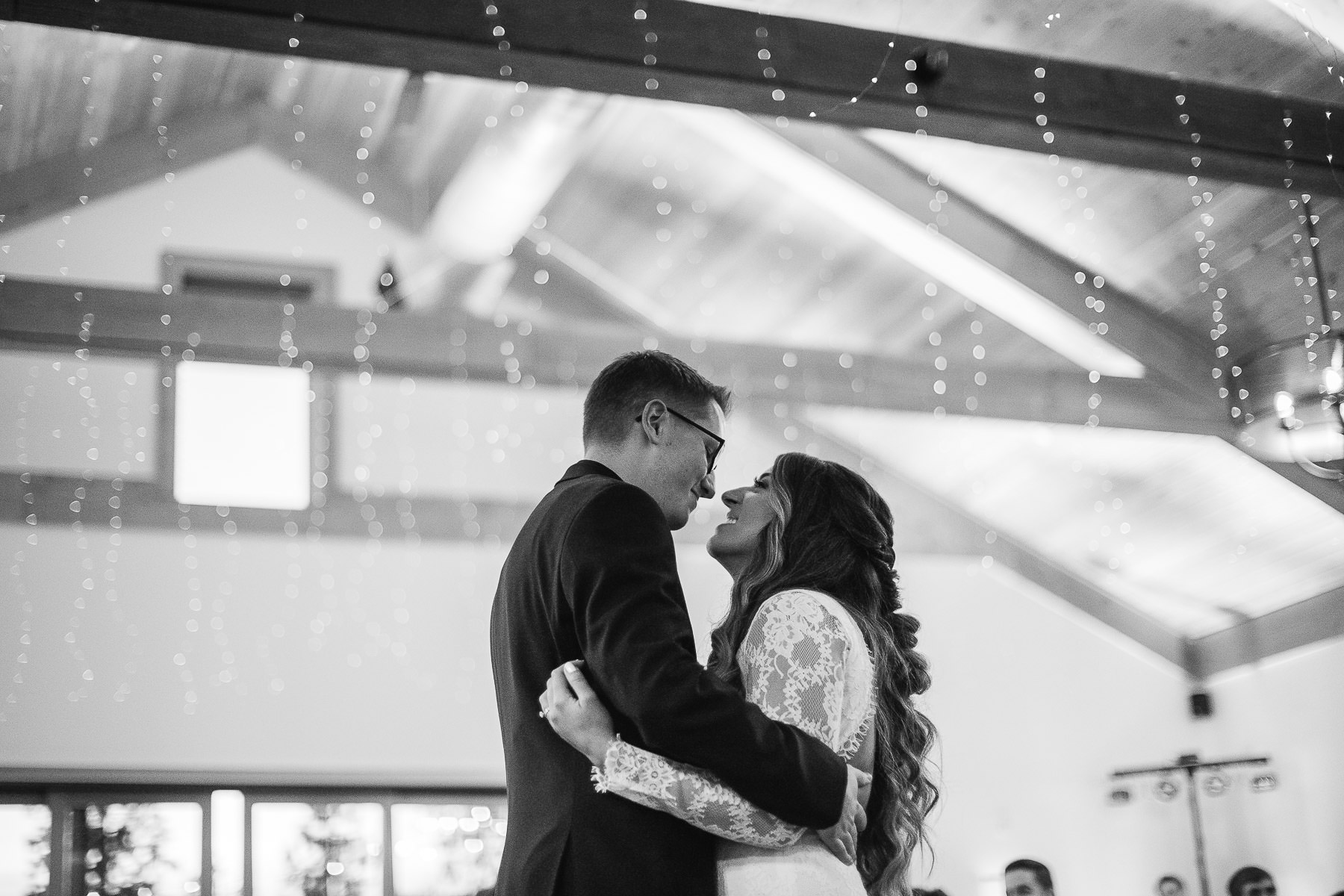 yosemite-rush-creek-fall-wedding-goldendoodle-111