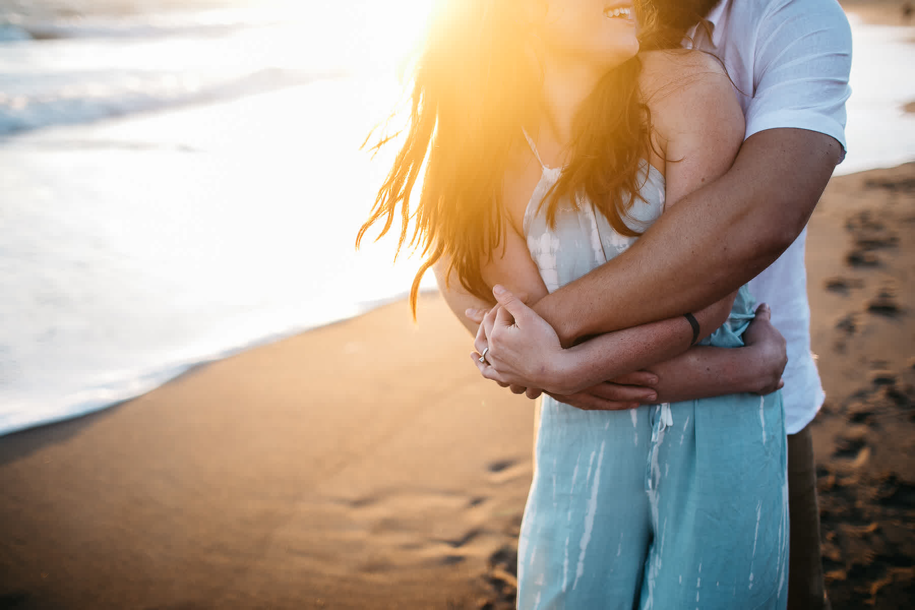 marin-headlands-rodeo-beach-lifestyle-laughter-engagement-session-61