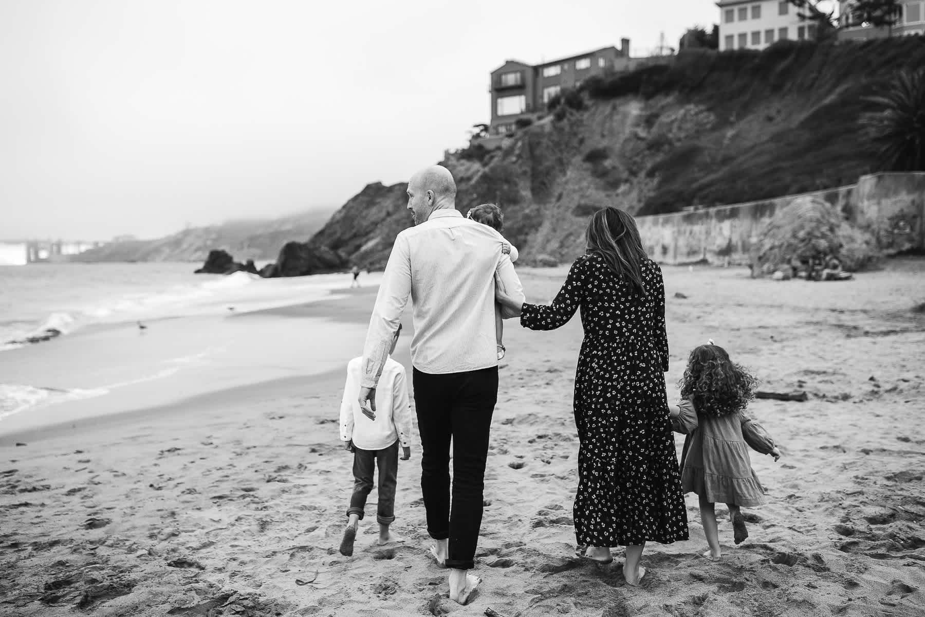 summer-foggy-china-beach-lifestyle-family-session-14