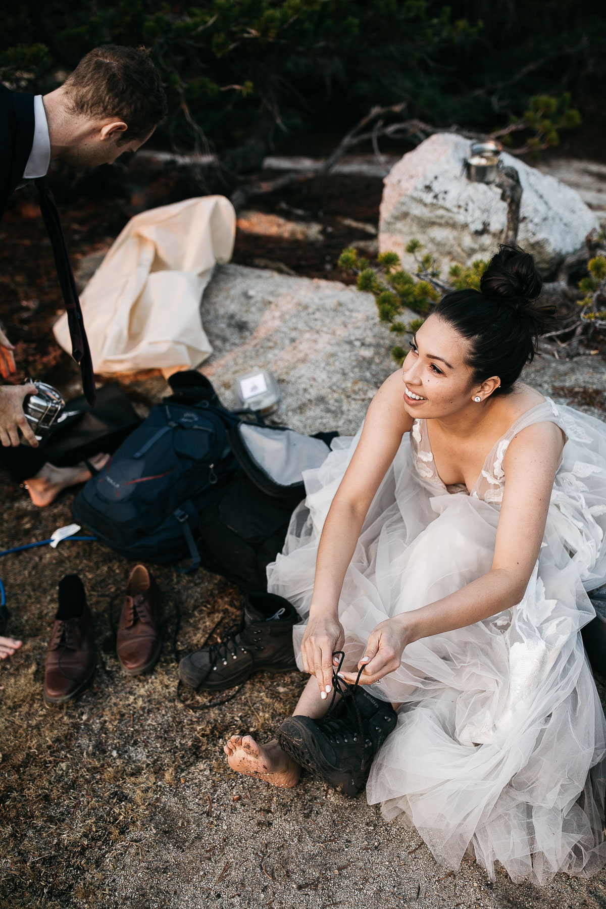yosemite-cathedral-lake-hiking-sunset-elopement-50