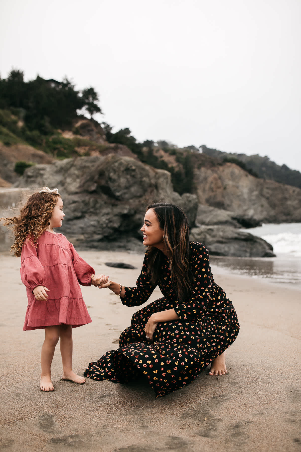 summer-foggy-china-beach-lifestyle-family-session-19