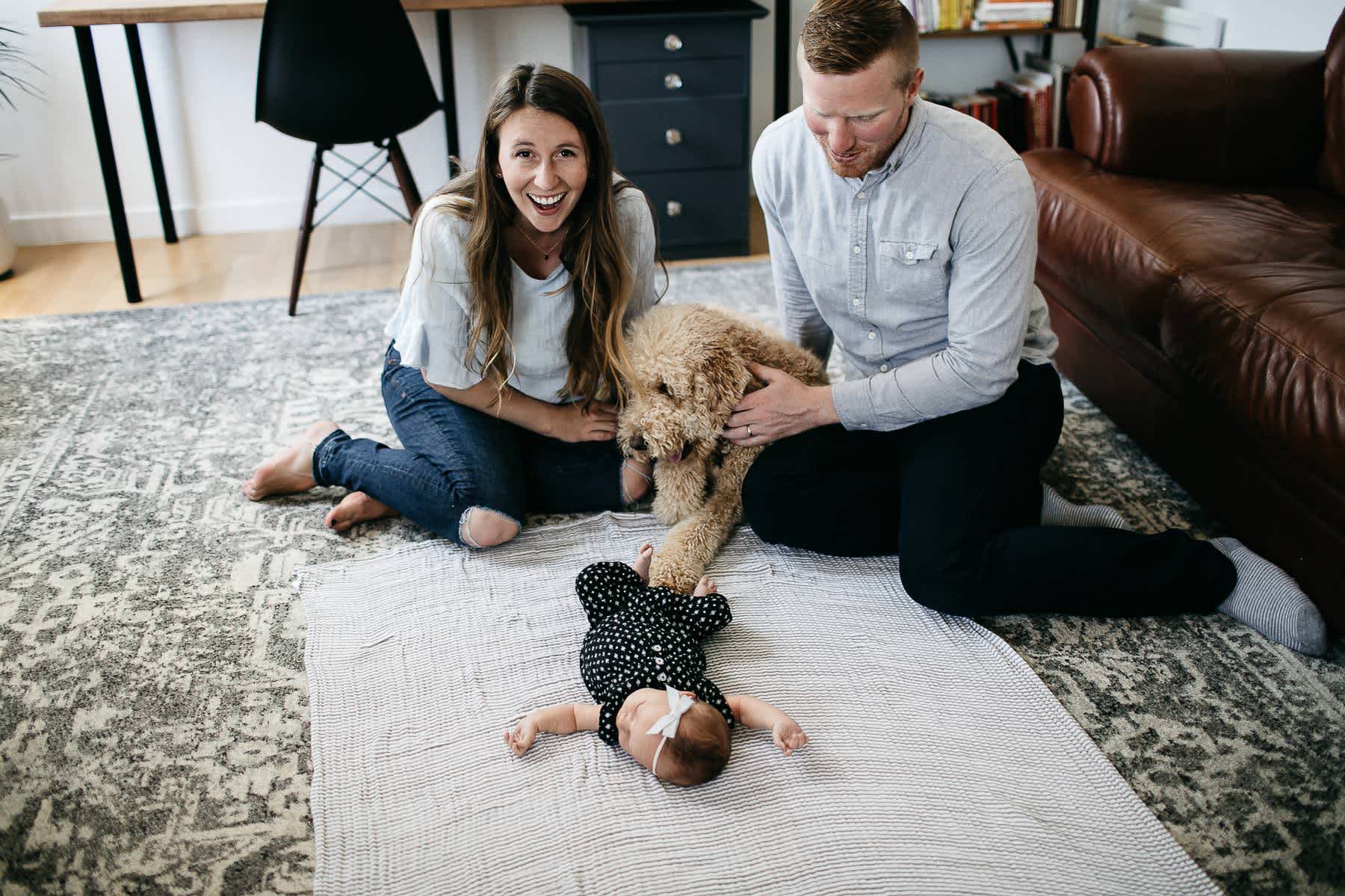 san-francisco-lifestyle-in-home-newborn-with-dog-18