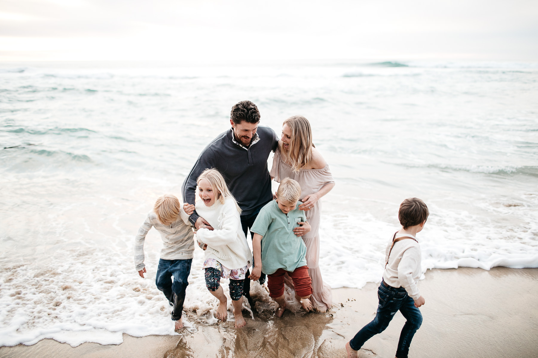 half-moon-bay-ca-sunset-family-lifestyle-session-golden-light-31