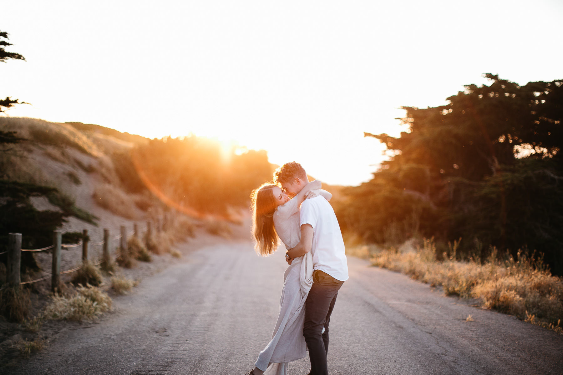 summer-san-francisco-lifestyle-coastal-engagement-session-30