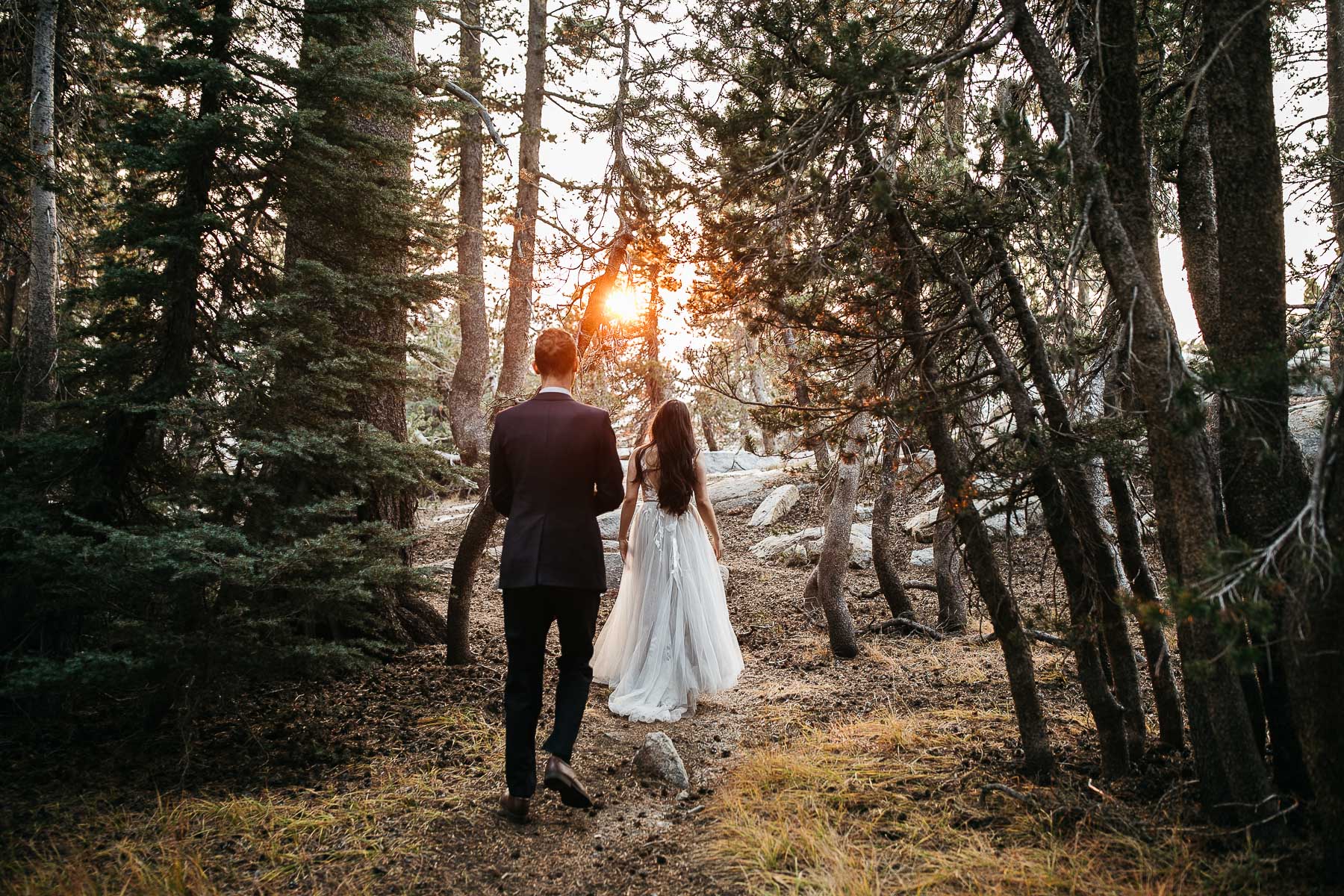 yosemite-cathedral-lake-hiking-sunset-elopement-58