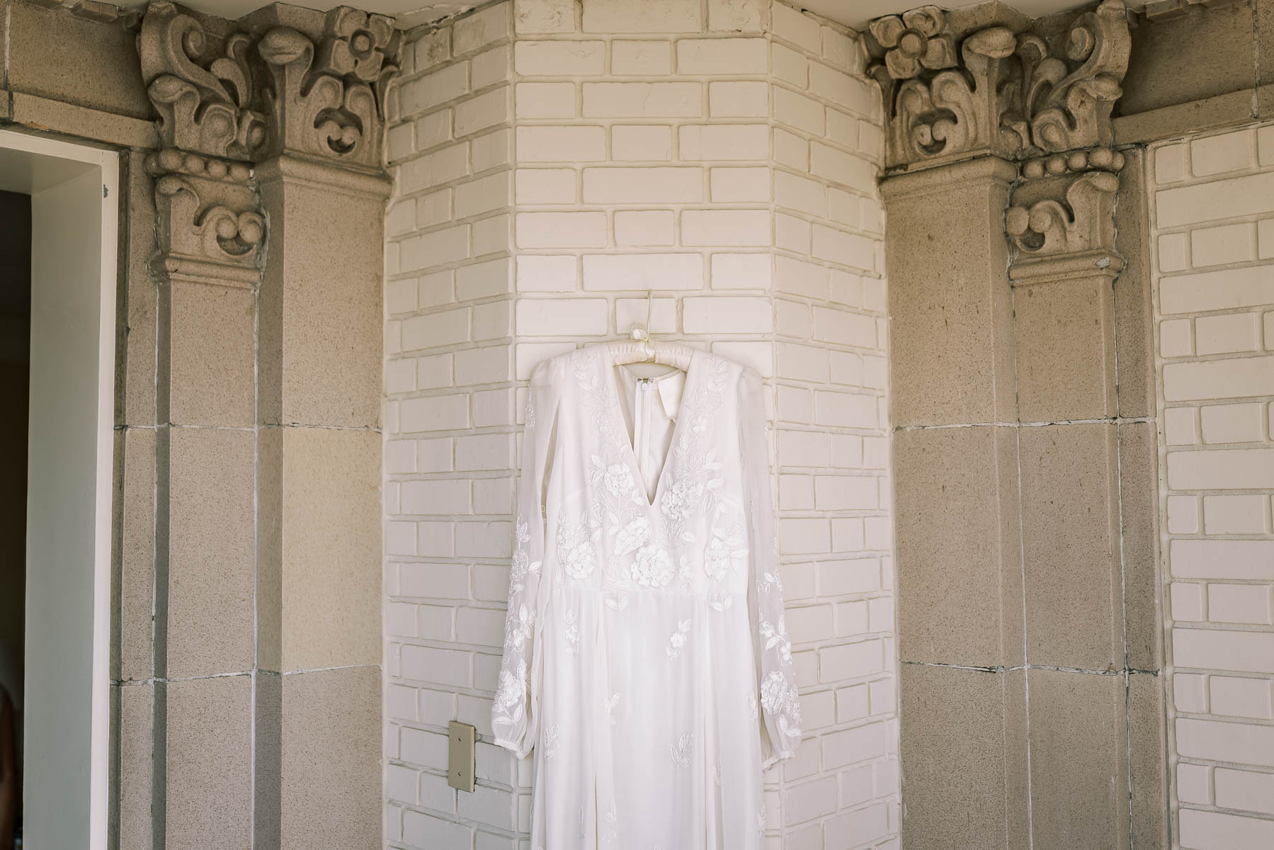 San-Francisco-Gallery-308-disco-balls-graphic-designer-wedding-11