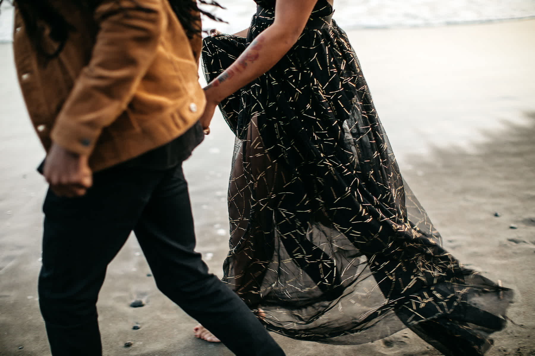 muir-beach-ca-spring-lifestyle-engagement-session-30