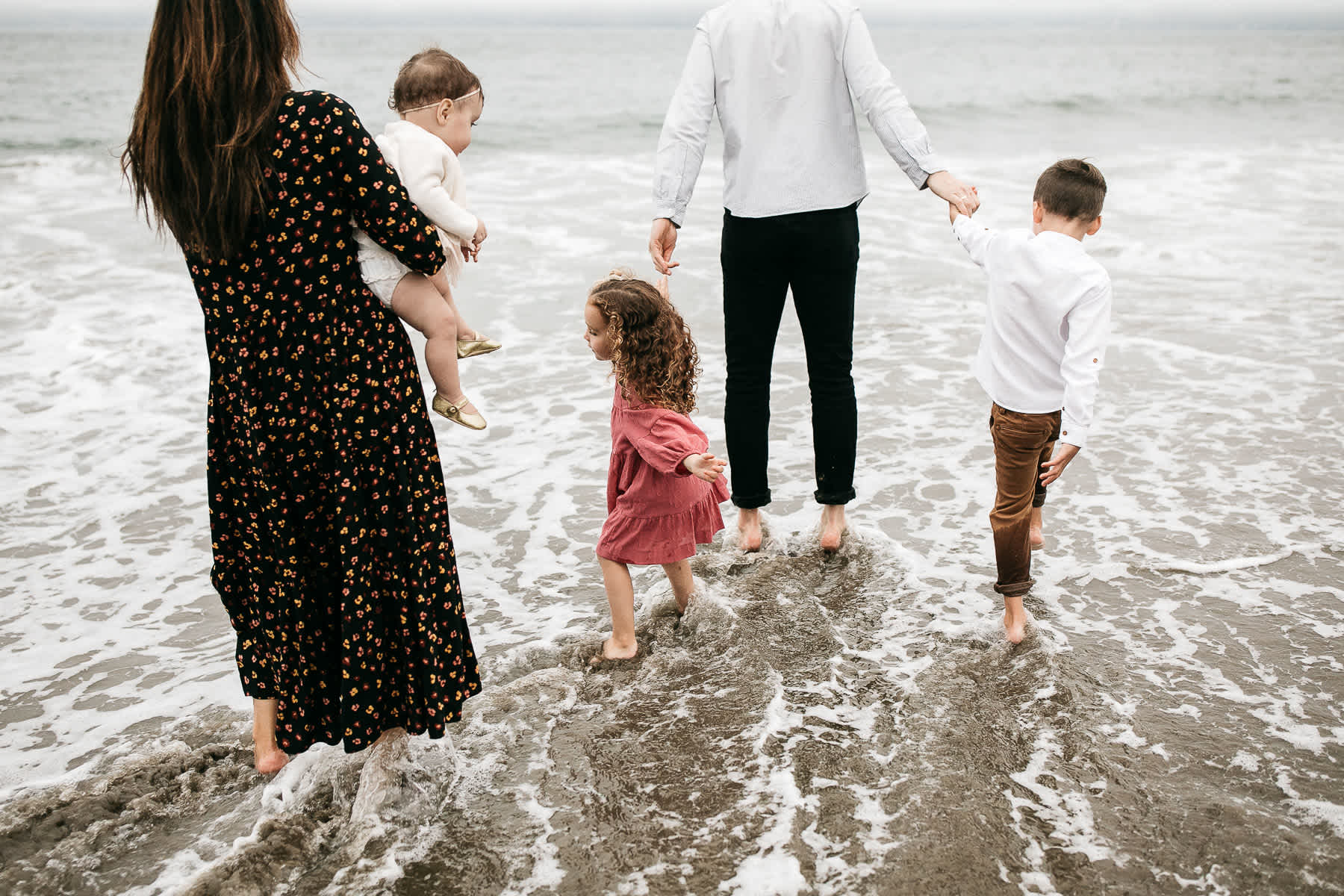 summer-foggy-china-beach-lifestyle-family-session-28