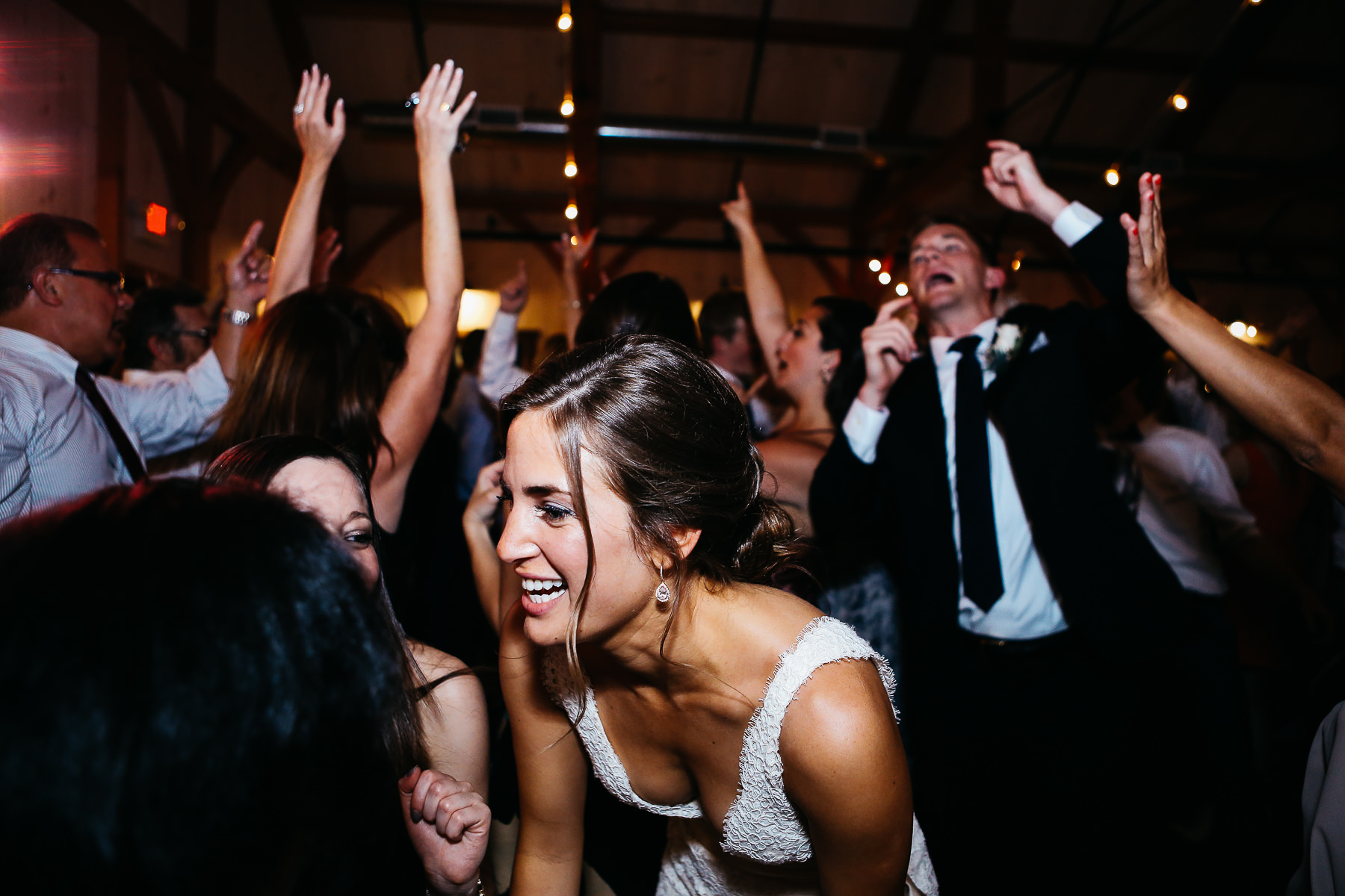 Pennsylvania-Newton-Rosebank-winery-spring-lifestyle-wedding-178