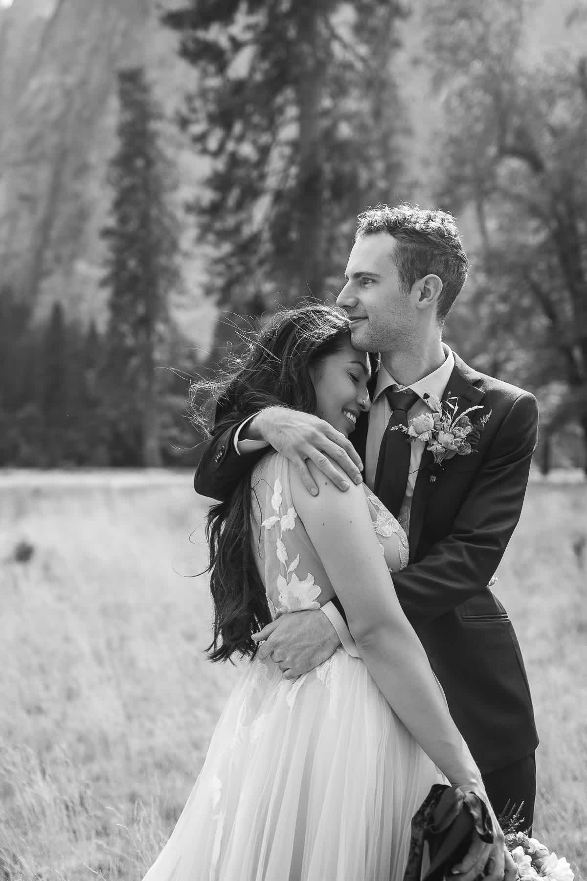 yosemite-cathedral-lake-hiking-sunset-elopement-23